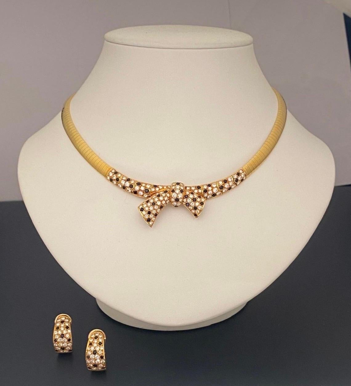 Set di collana e orecchini in oro 18k, onice e diamanti Van Cleef & Arpels In condizioni ottime in vendita a Kenley surrey, GB