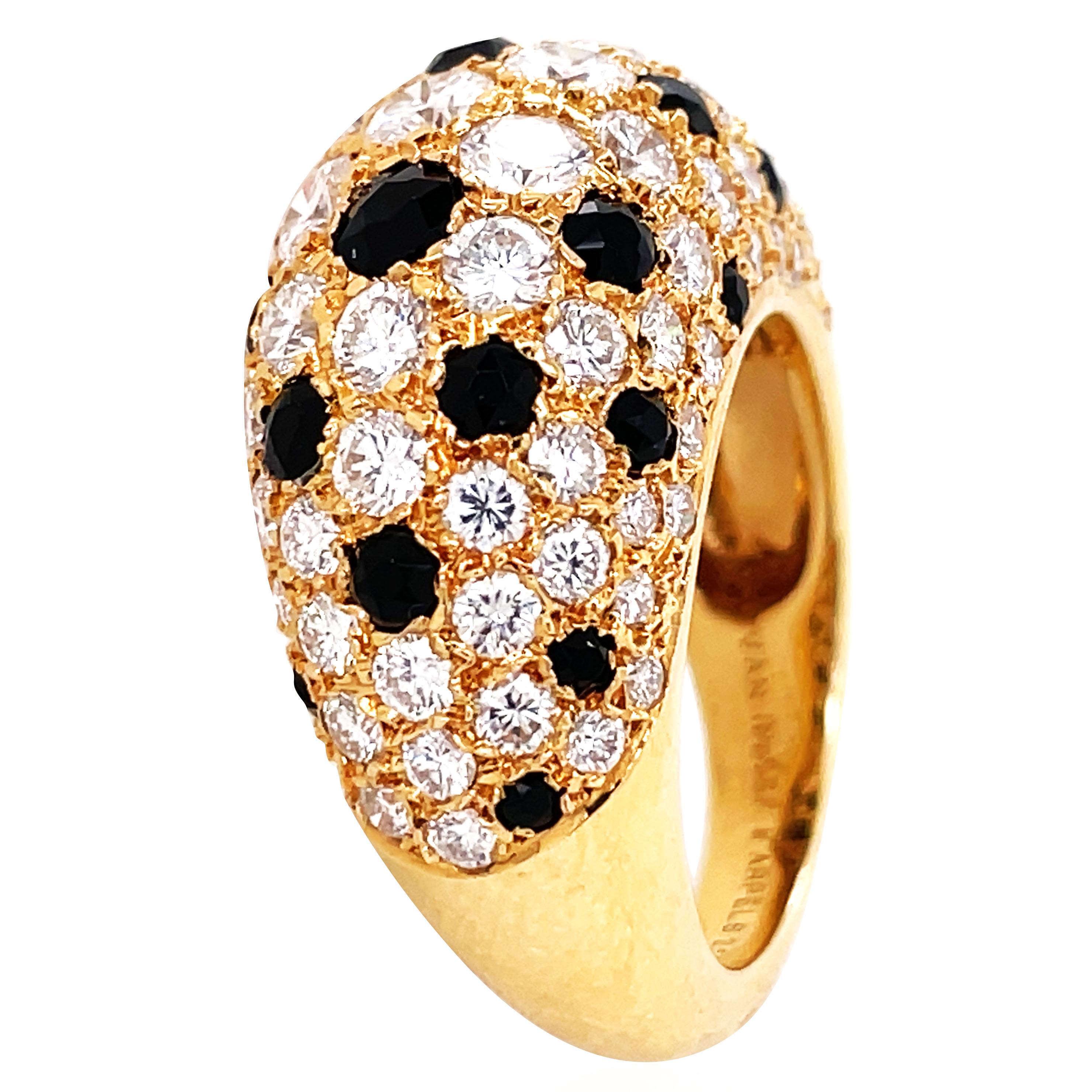 This VCA onyx diamond ring is crafted in 18k gold. It consists of 24 onyx and 83 round-cut diamonds. Diamond totally approx. 2.54ct.

Diamond: 2.54ct
Weight: 8.5 grams
Measurement: 5.75
Stamp: 
