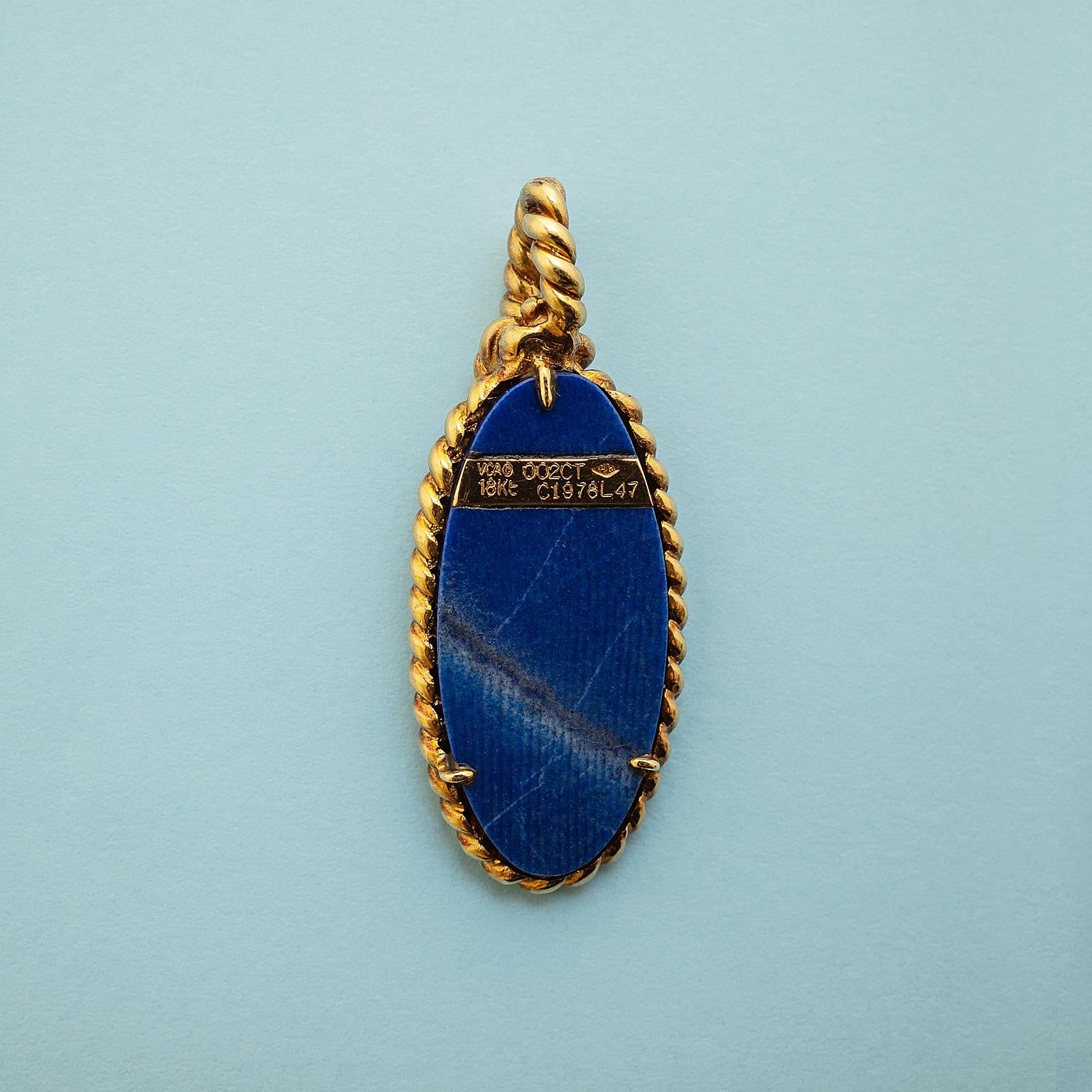 Brilliant Cut Van Cleef & Arpels 18k Gold Pendant with Sodalite and Diamond