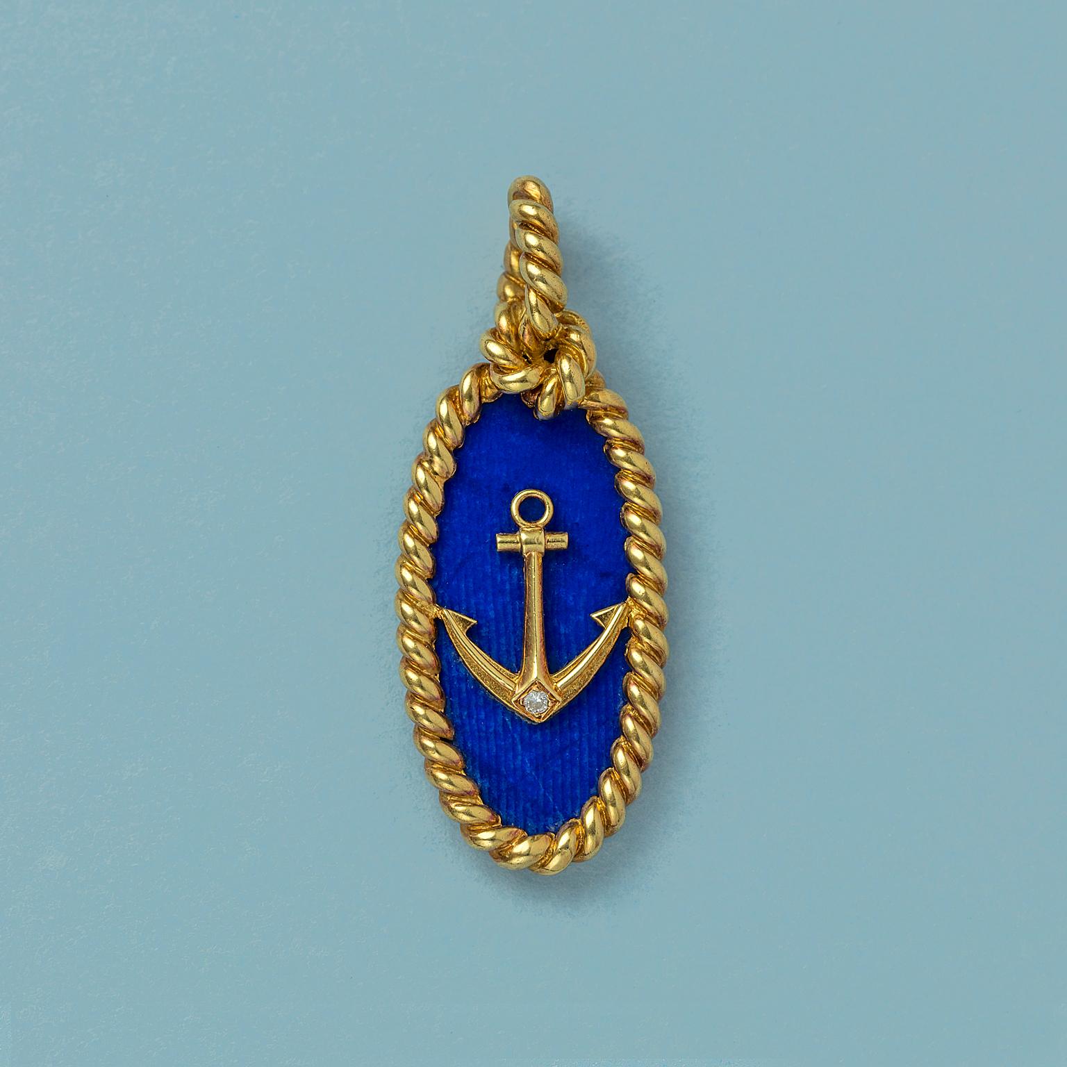 Van Cleef & Arpels 18k Gold Pendant with Sodalite and Diamond In Good Condition In Amsterdam, NL