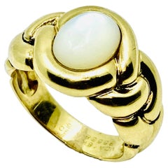 Vintage Van Cleef &  Arpels 18k Gold Ring Mother of Pearl