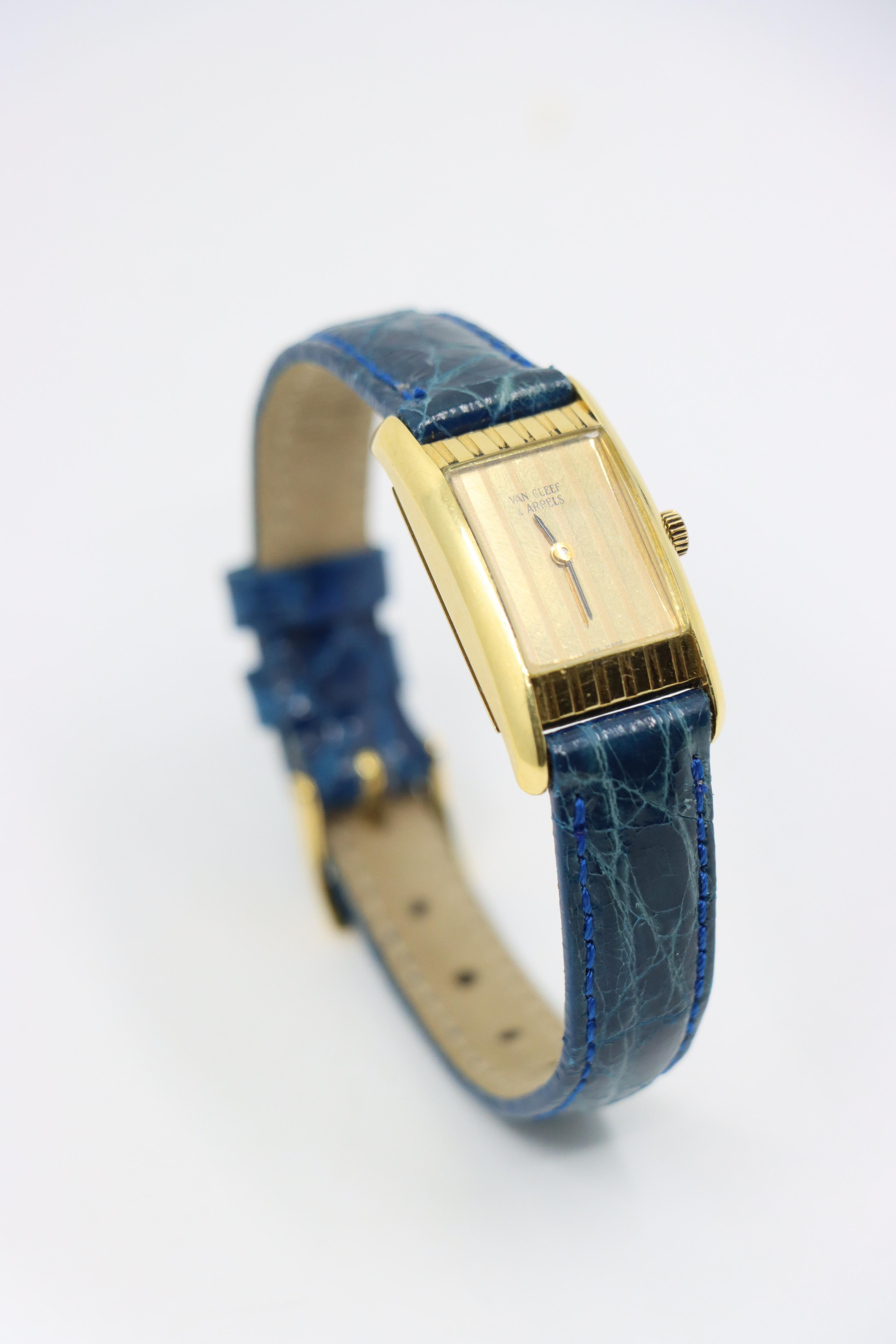 Van Cleef & Arpels 18K Gold Vintage Quartz Ladies Watch For Sale 1