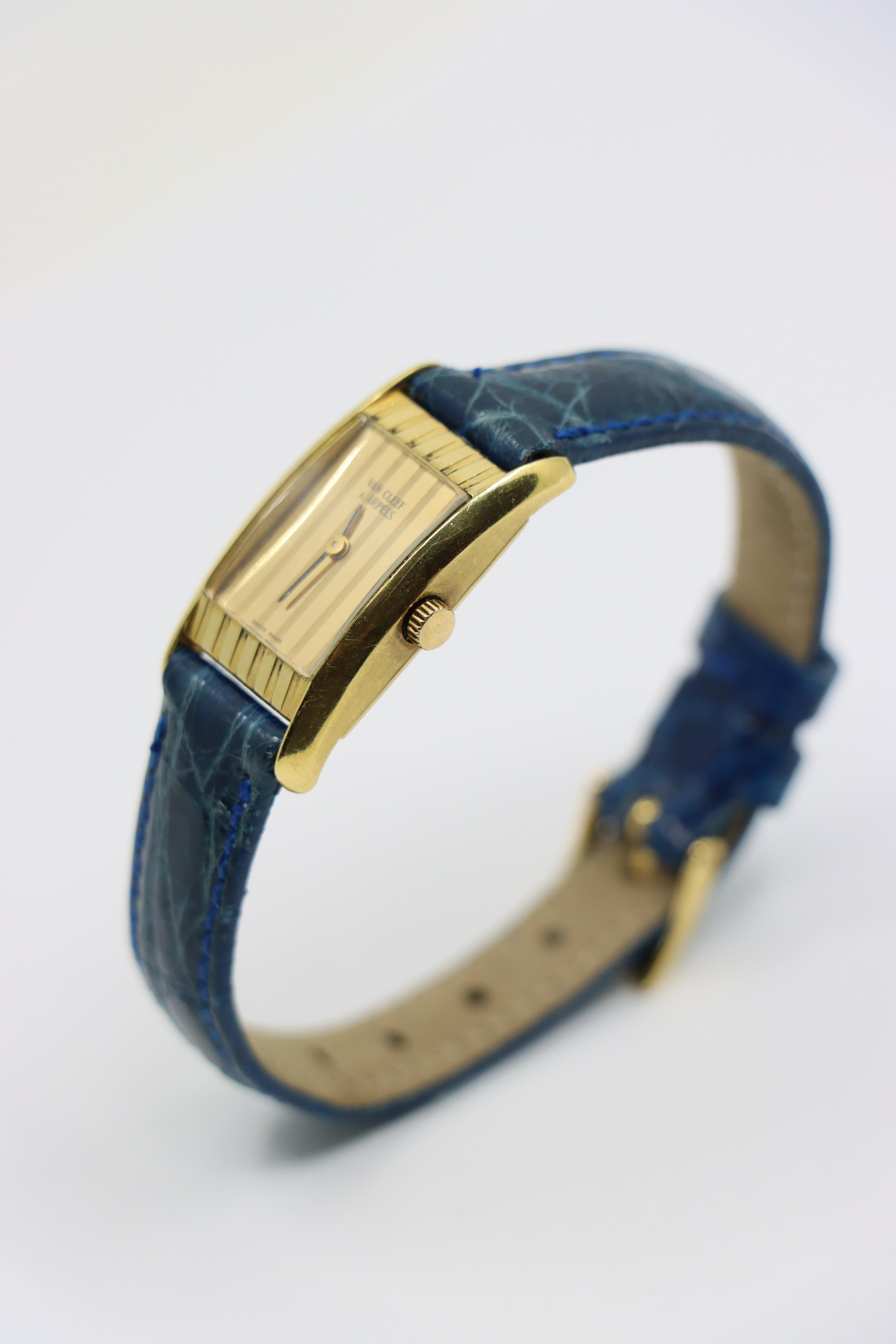 Van Cleef & Arpels 18K Gold Vintage Quartz Ladies Watch For Sale 3