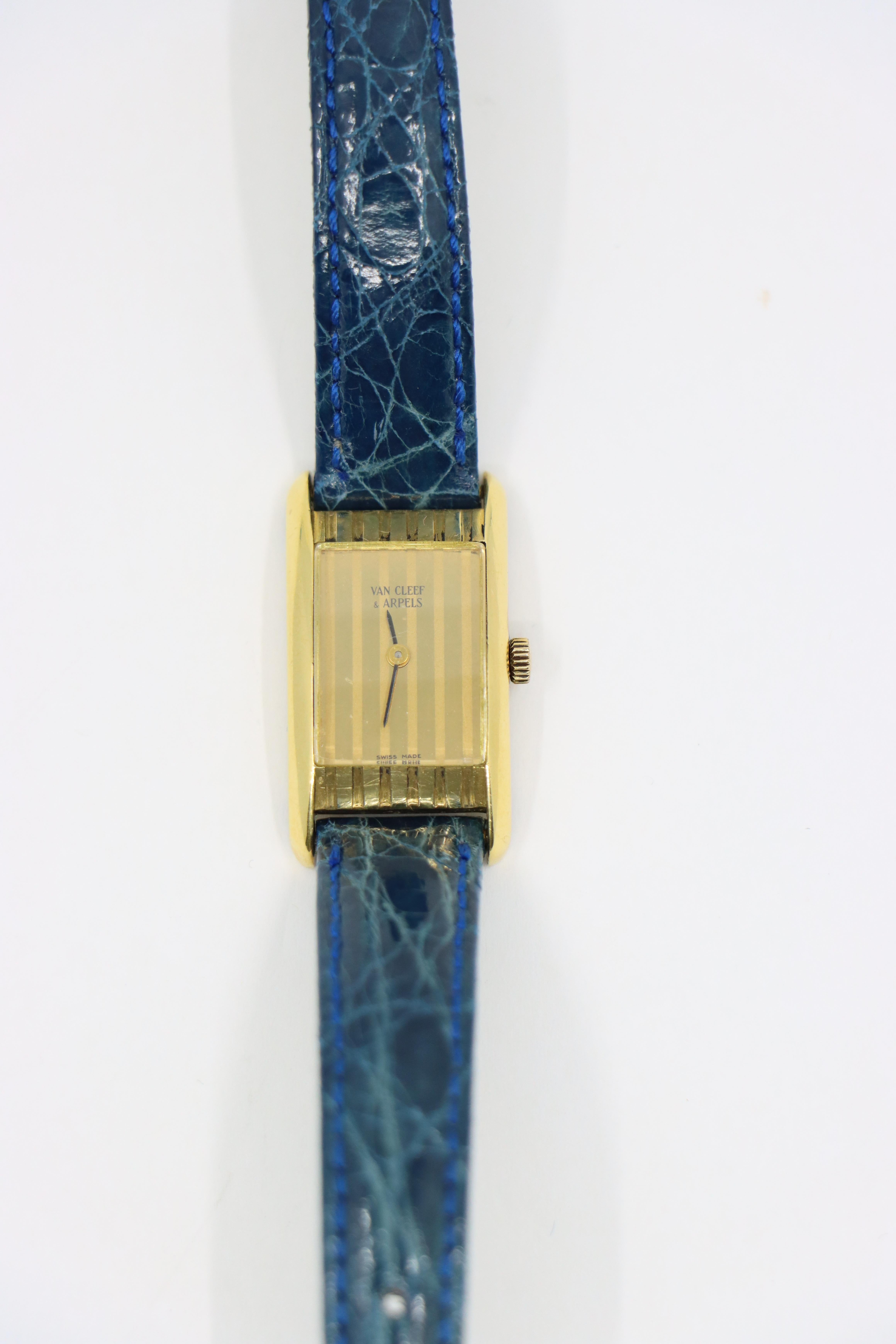 Van Cleef & Arpels 18K Gold Vintage Quartz Ladies Watch For Sale 4
