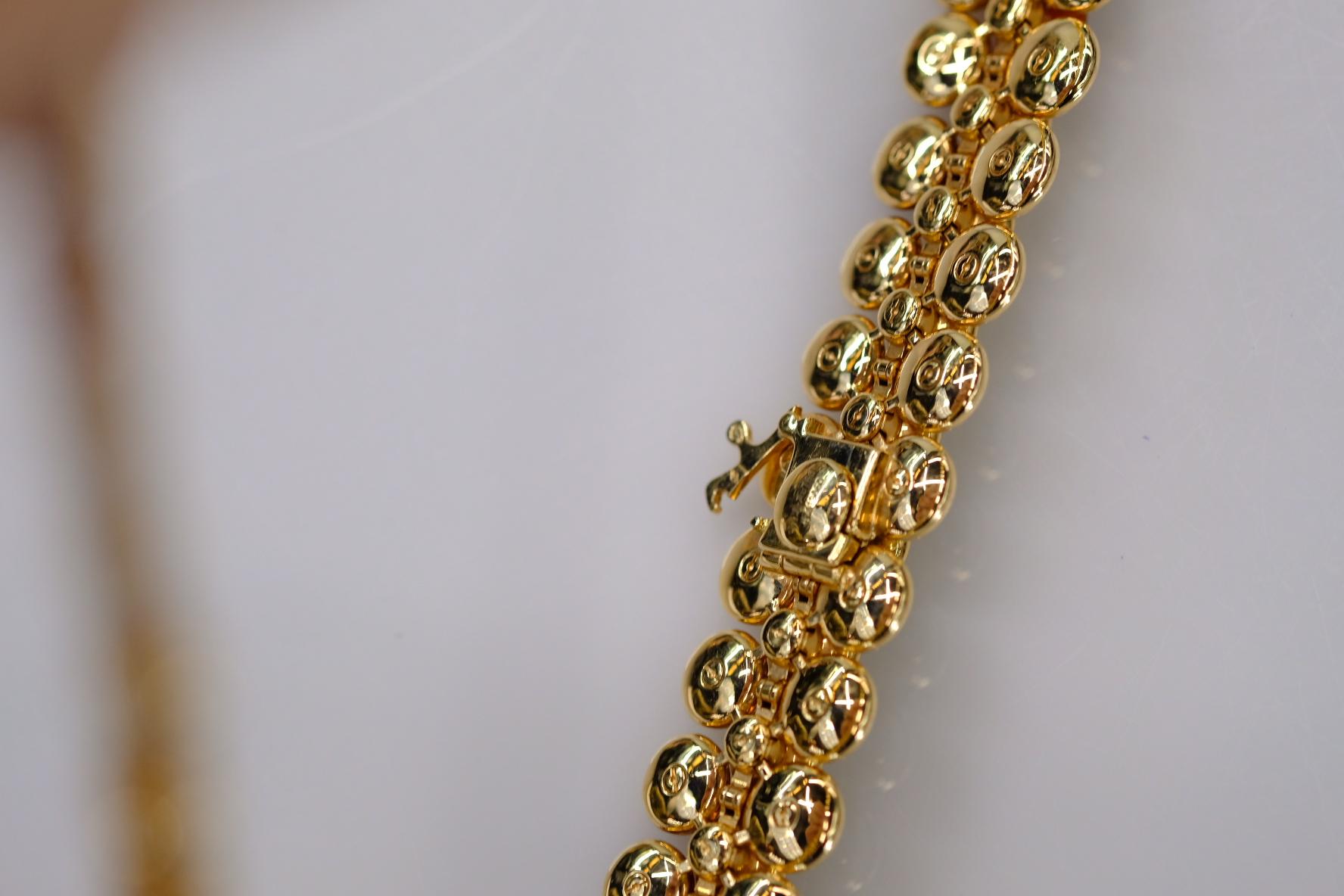 Van Cleef & Arpels 18K Rose Gold Bouton D'or Necklace For Sale 1