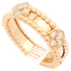 Anillo Van Cleef & Arpels de oro rosa de 18k con diamantes perlados en forma de trébol dulce, talla 7,5