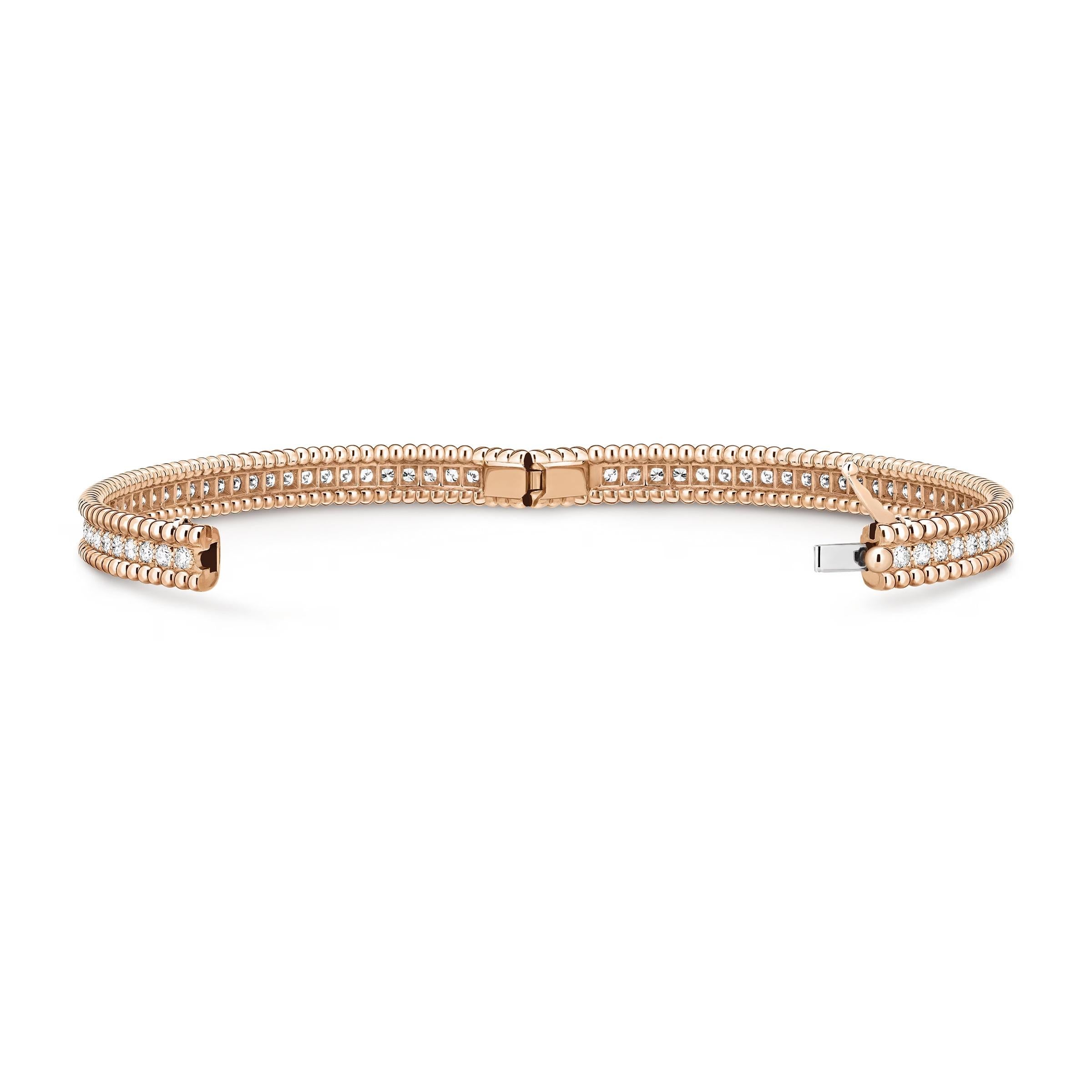 Dieses gebrauchte Van Cleef & Arpels Perlée Diamonds Armband befindet sich in einem ausgezeichneten, neuwertigen Zustand und wird komplett mit der Original-VCA-Box und den Papieren geliefert - ein seltener Fund für Sammler und Liebhaber von
