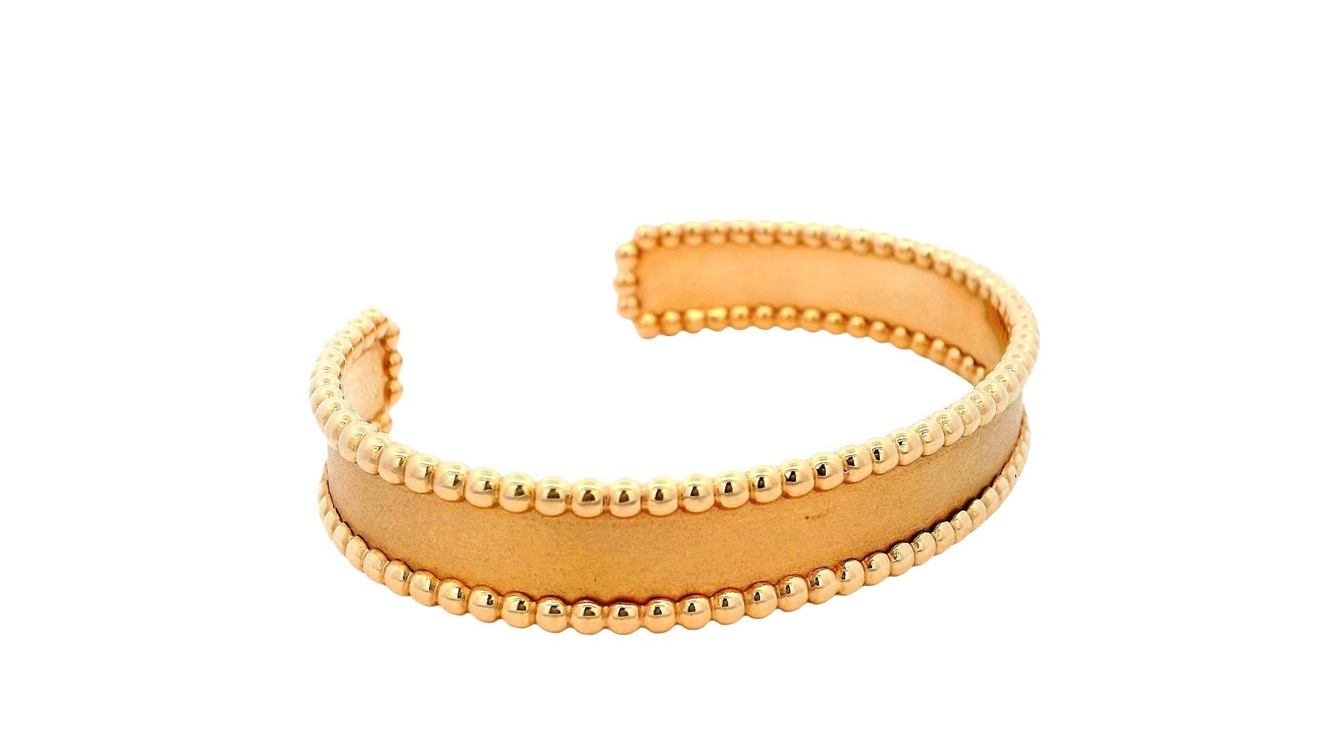 Van Cleef & Arpels 18K Rose Gold Größe 18 Perlee Manschette für Damen oder Herren im Angebot