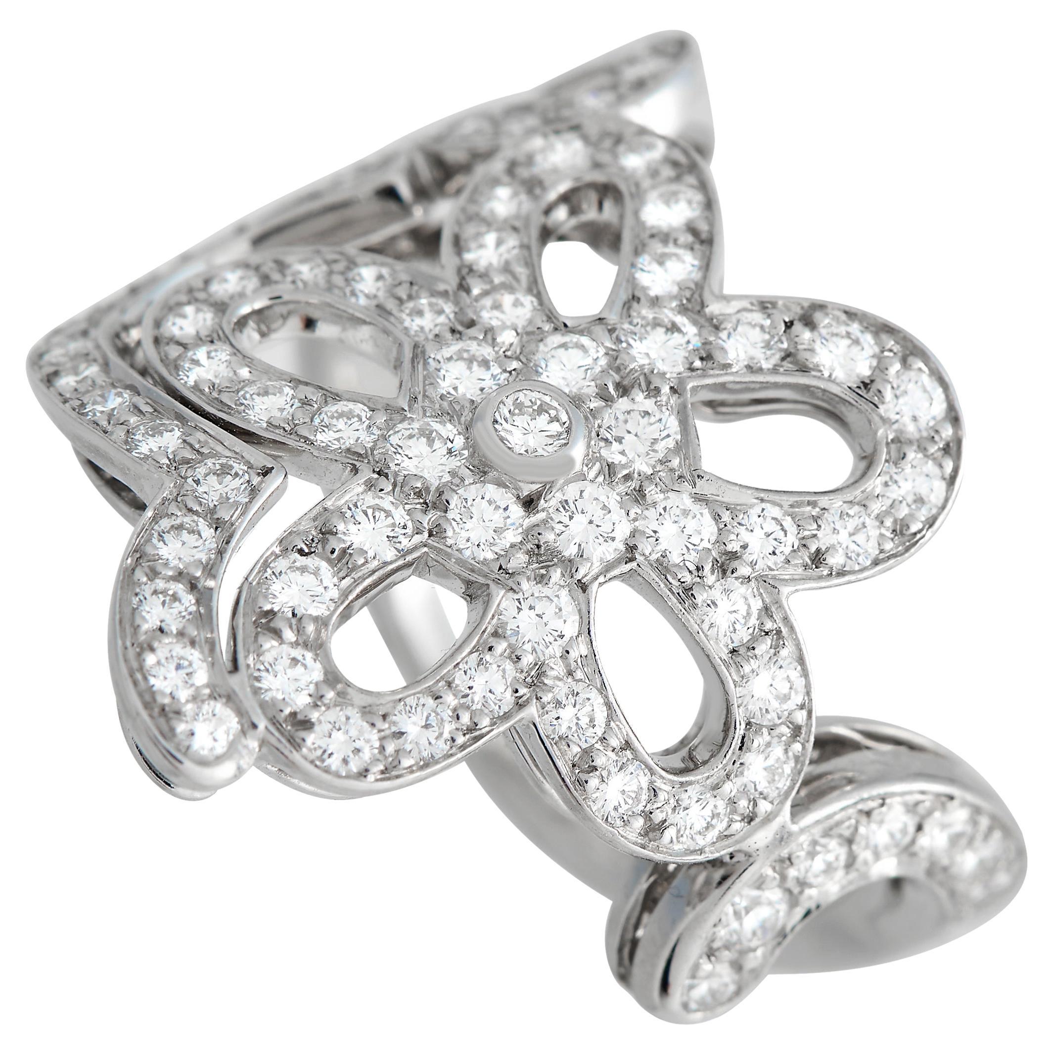 Van Cleef & Arpels Anello da cocktail in oro bianco 18 carati con pizzo floreale e diamanti da 0,85 carati in vendita