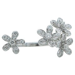 Anello "Socrate" di Van Cleef & Arpels in oro bianco 18 carati e diamanti