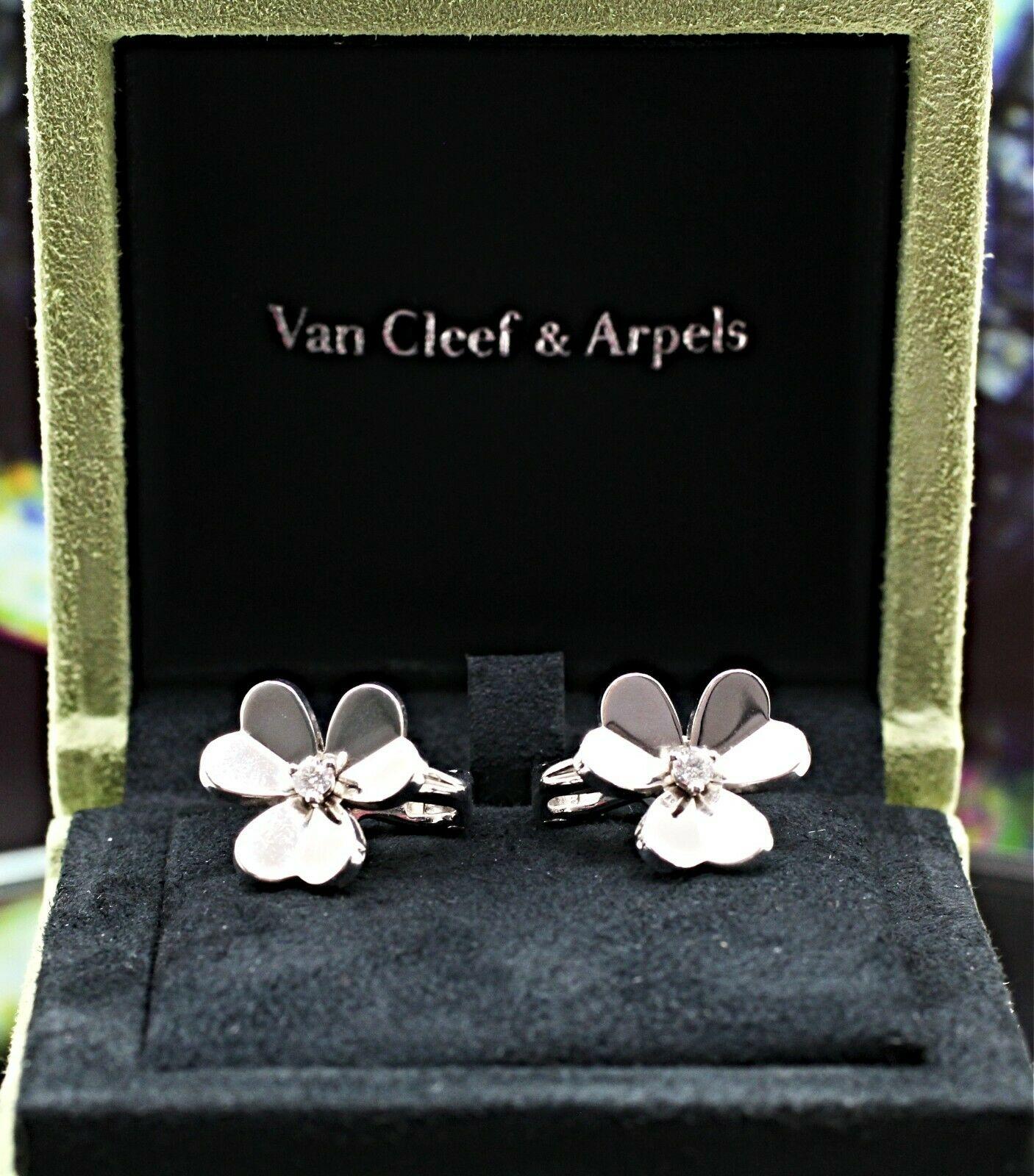 SPECIFICATIONS:
MAIN STONE:
ROUND CUT DIAMONDS 2 
CARAT TOTAL WEIGHT: APPROXIMATELY 0.17 cts.
COLOR: DEF,
CLARITY: IF TO VVS
BRAND: VAN CLEEF&ARPELS
METAL: 18K WHITE GOLD
TYPE: EARRINGS
WEIGHT: 8.50 GRS
LENGHT: 15 MM
HALLMARK: VCA AU750
PRODUCT