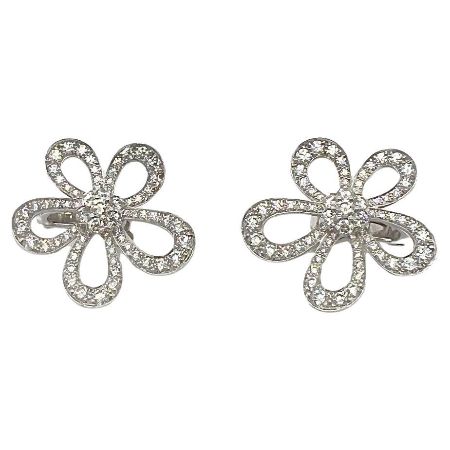 Orecchini a fiore con diamanti in oro bianco 18k di Van Cleef & Arpels in vendita