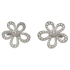 Orecchini a fiore con diamanti in oro bianco 18k di Van Cleef & Arpels