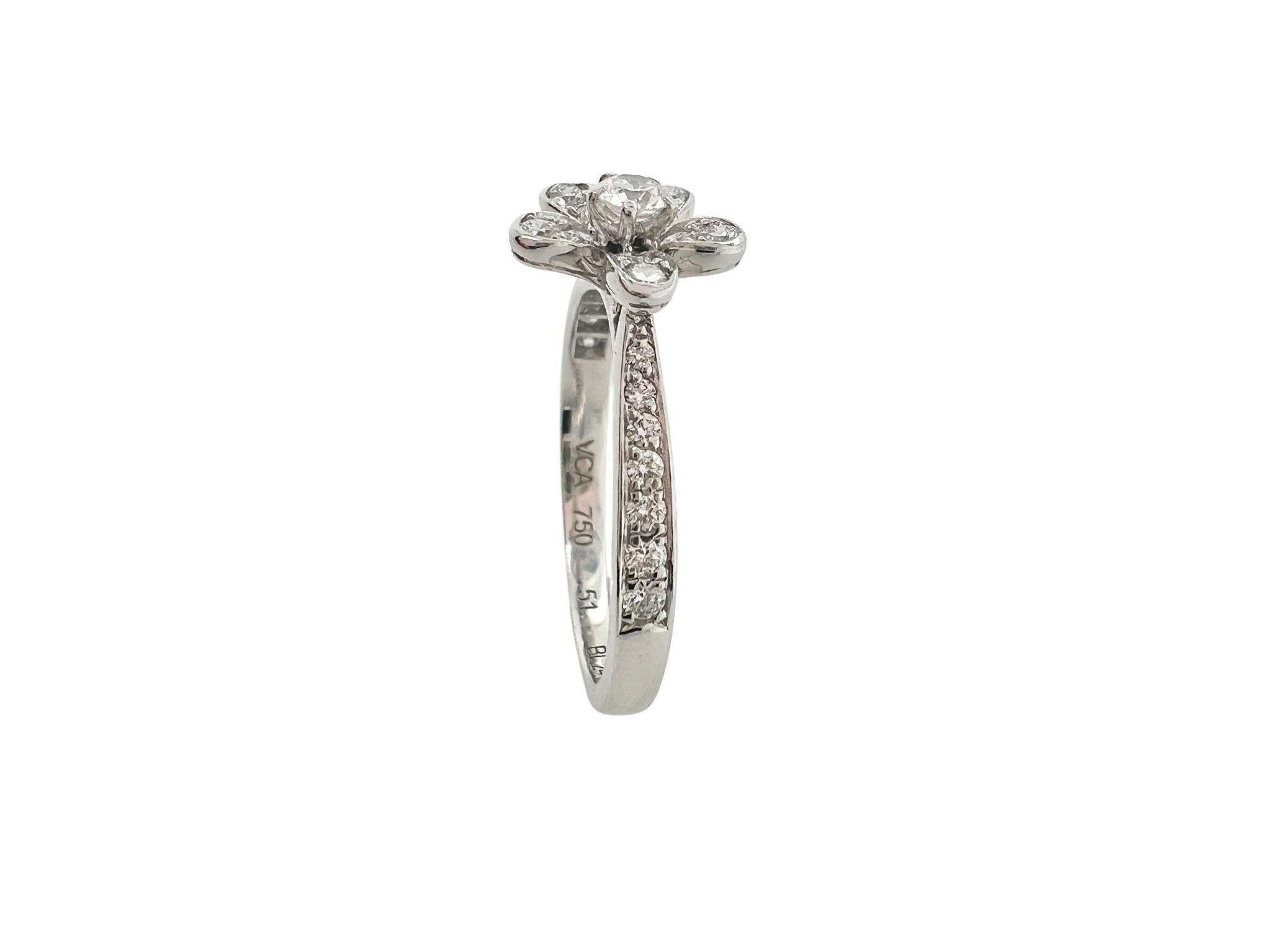 Van Cleef & Arpels 18k Weißgold Diamant Blumenring (Brillantschliff) im Angebot
