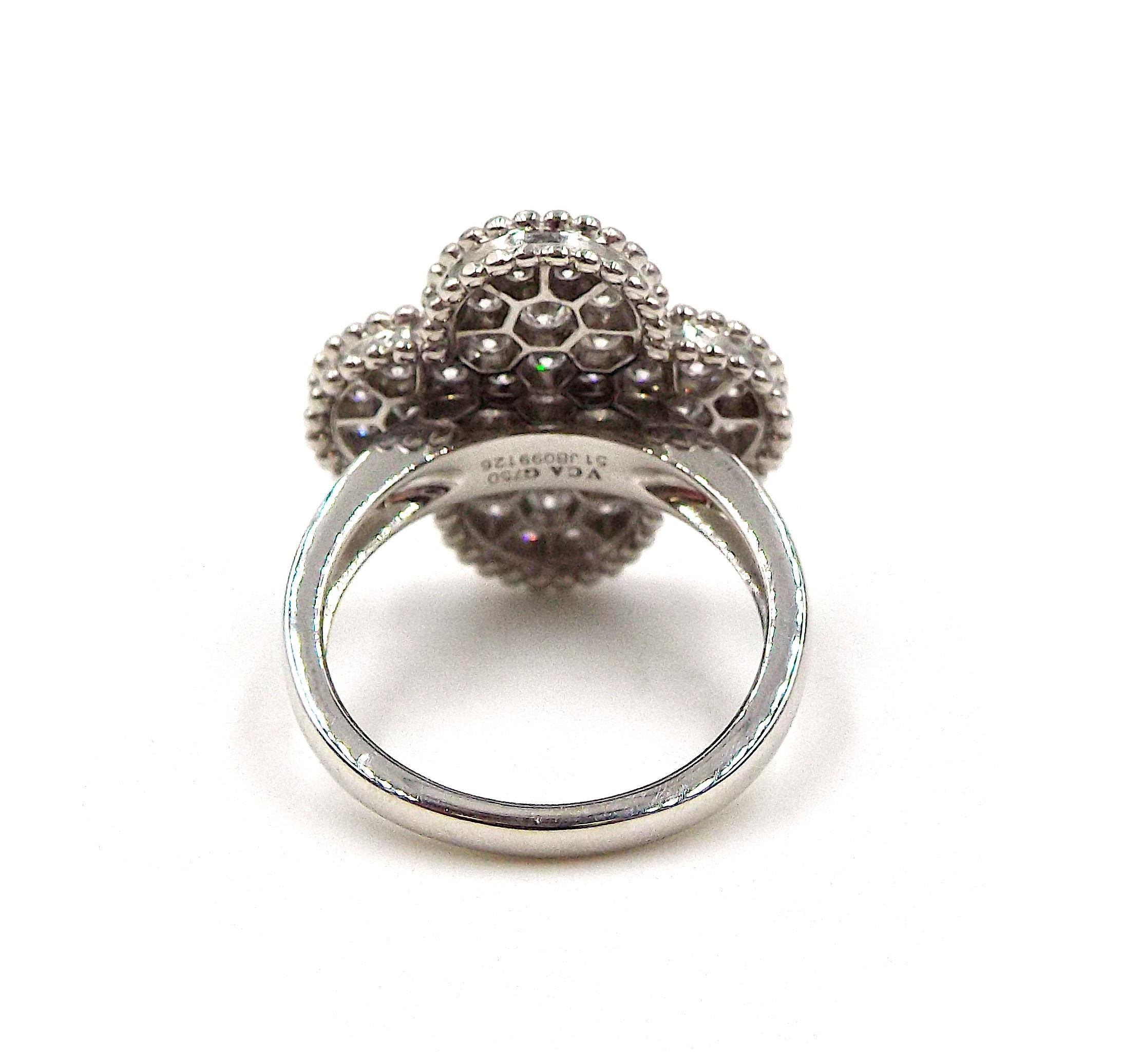Van Cleef & Arpels Magic Alhambra-Ring, 18 Karat Weißgold Diamant (Rundschliff) im Angebot