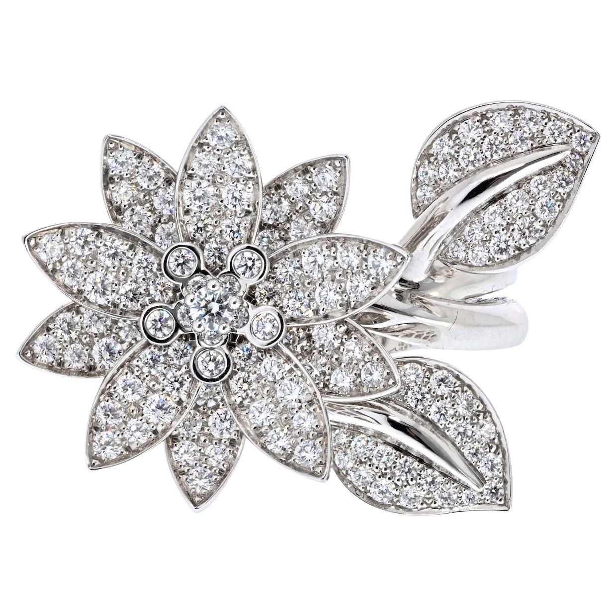 Anillo Loto Entre Los Dedos Van Cleef & Arpels Oro Blanco 18K en venta