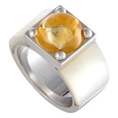 Van Cleef & Arpels 18 Karat White Gold Mother of Pearl and Citrine Cabochon Ring