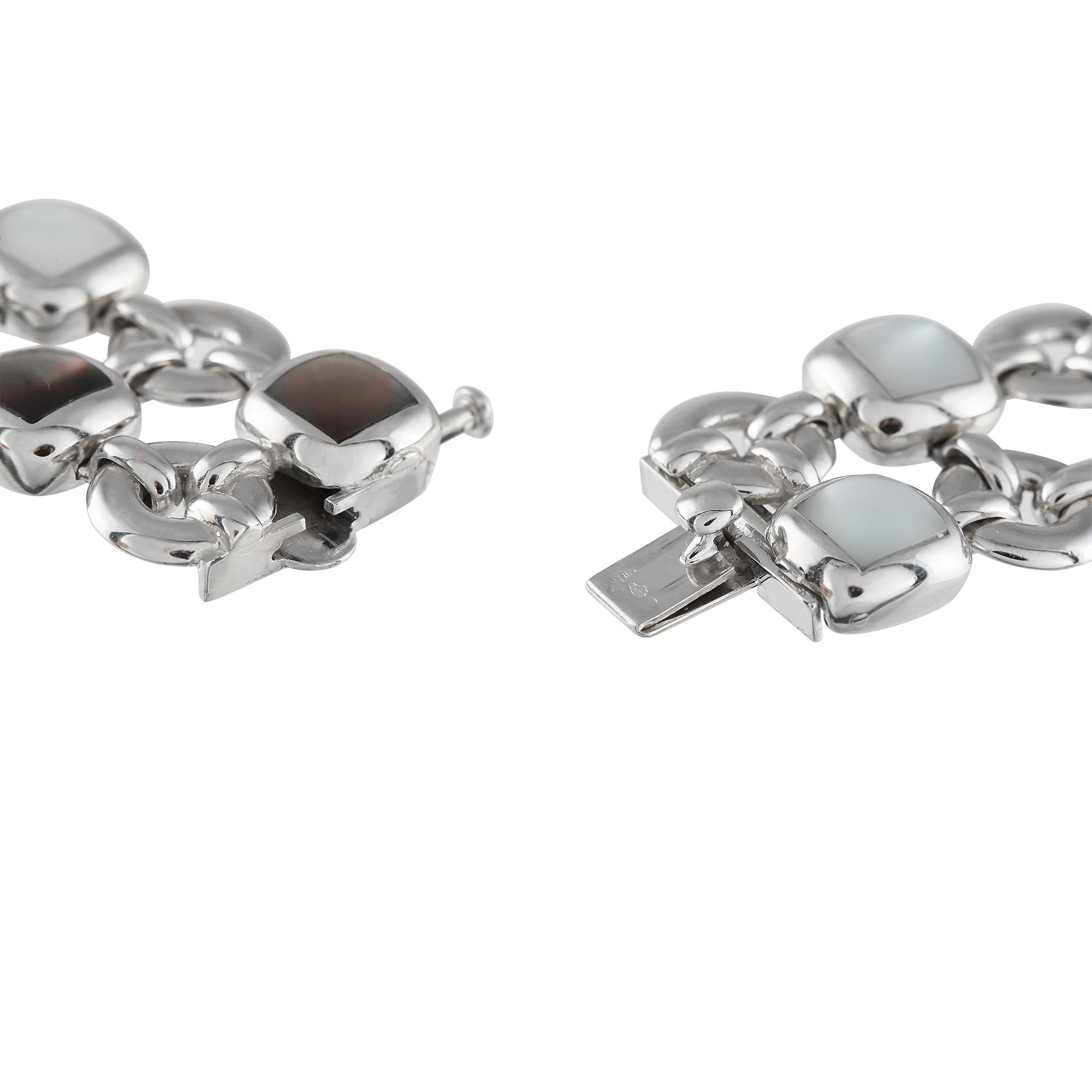 Van Cleef & Arpels Collier de nacre en or blanc 18 carats Excellent état - En vente à Southampton, PA