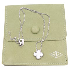 Van Cleef & Arpels 18K Weißgold Perlmutter Halskette & Anhänger