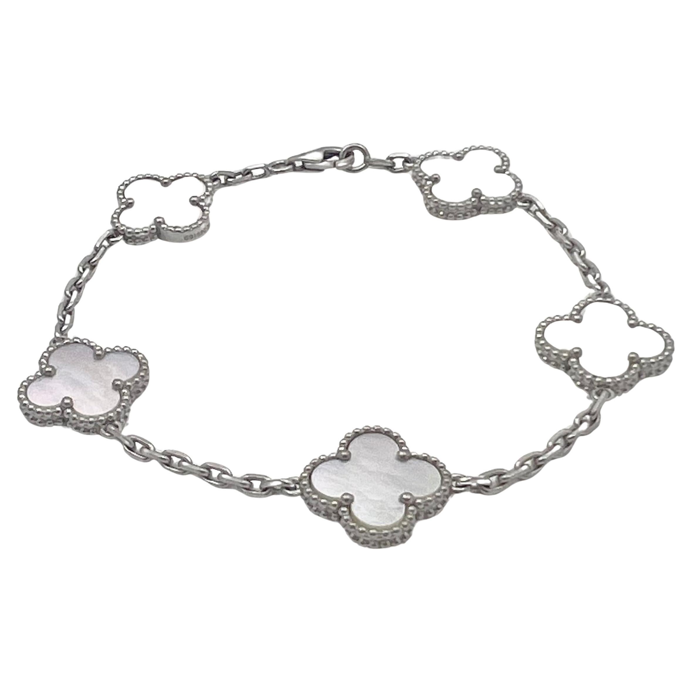 Moderno Van Cleef & Arpels Bracciale Alhambra Vintage in oro bianco 18k con madreperla