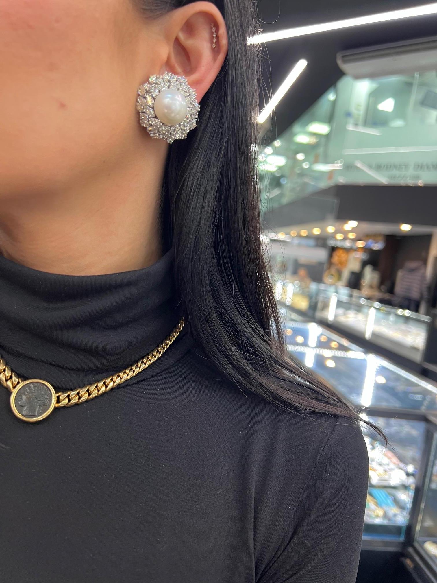 Round Cut Van Cleef & Arpels 18K White Gold Pearl Diamond Bombe Earrings For Sale
