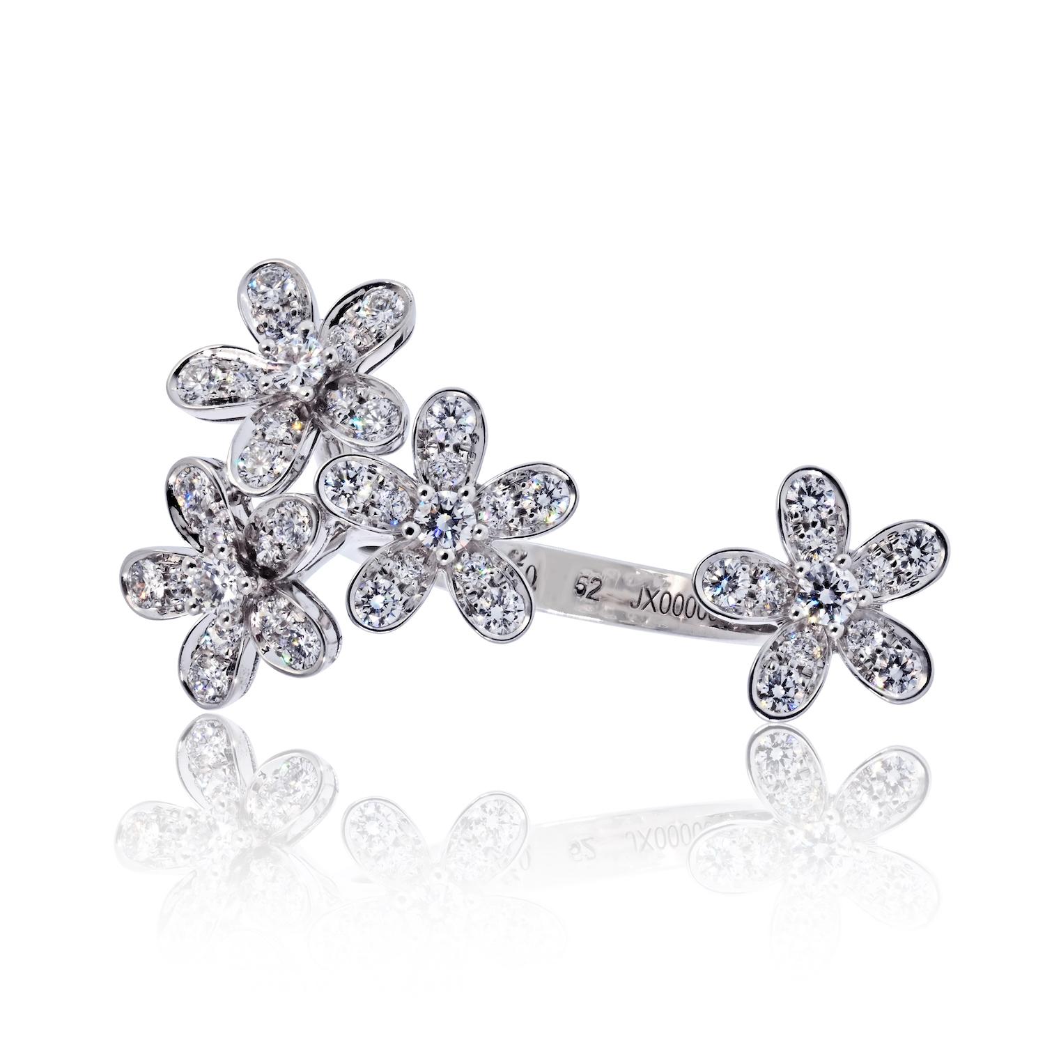 Moderne Van Cleef & Arpels Bague à diamant Socrate entre les doigts en or blanc 18 carats en vente