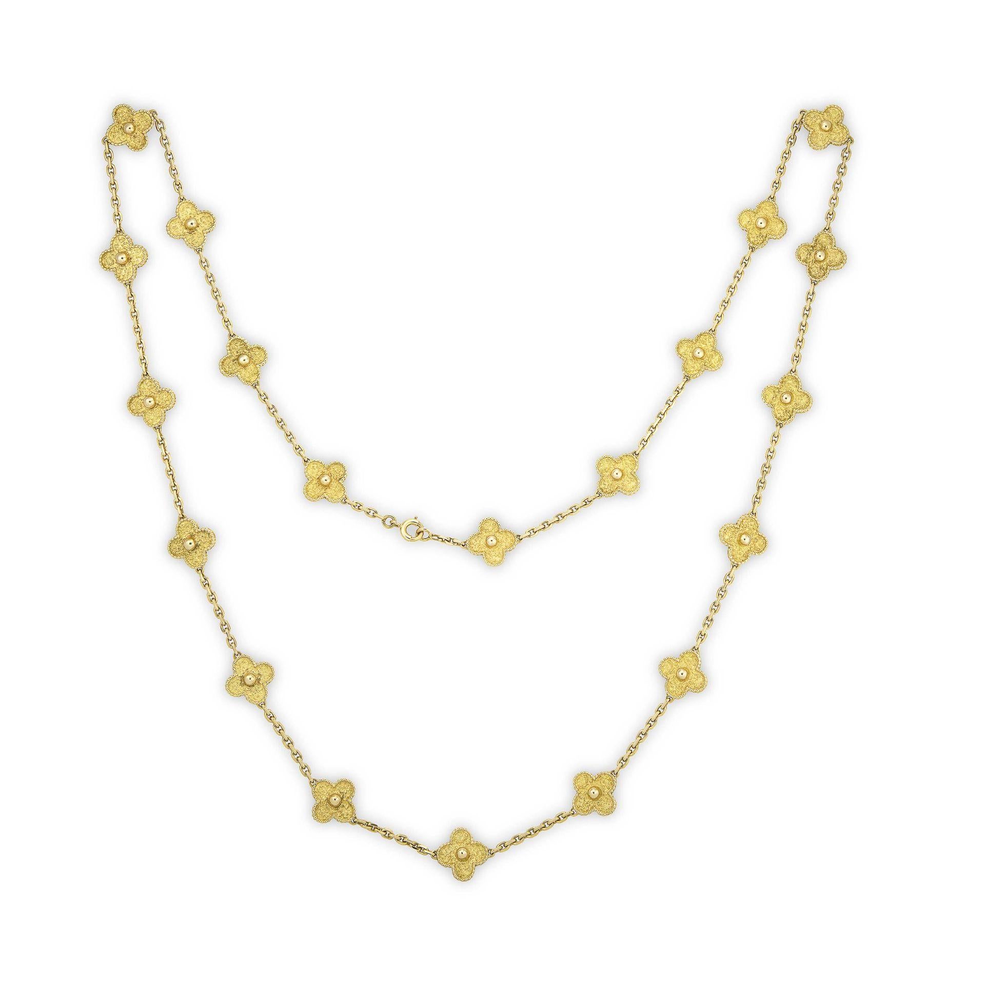 Van Cleef & Arpels 18K Yellow 20 Motif Gold Alhambra Vintage Necklace In Excellent Condition For Sale In New York, NY