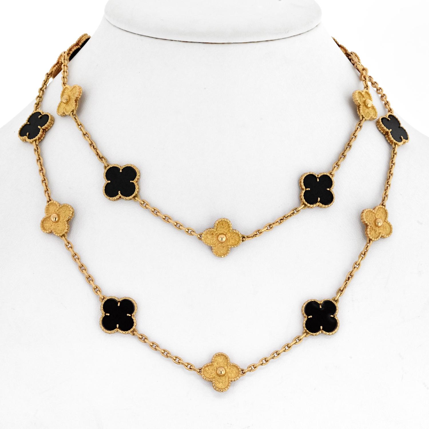 The Van Cleef & Arpels Alhambra collection is one of the most coveted fine jewelry collections in the world. Each piece from the collection embodies the spirit of timelessness and good luck.

20 motif alternating yellow gold and onyx clover