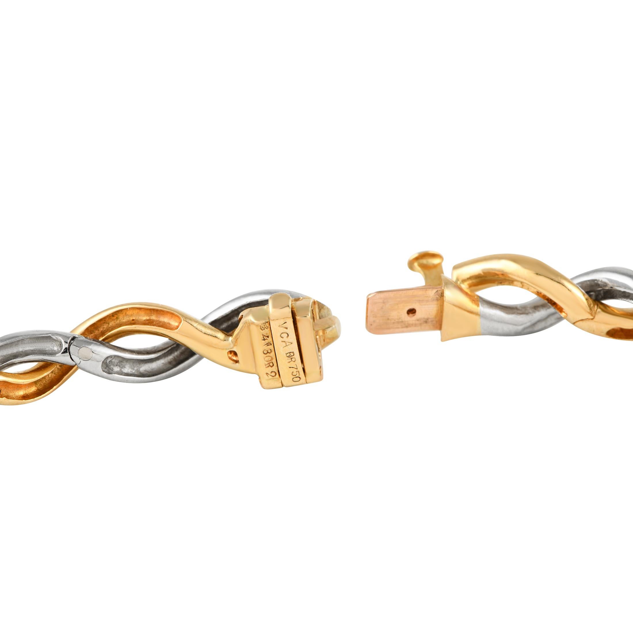 Van Cleef & Arpels 18K Yellow and White Gold Two-Tone Twisted Choker Necklace In Excellent Condition In Southampton, PA