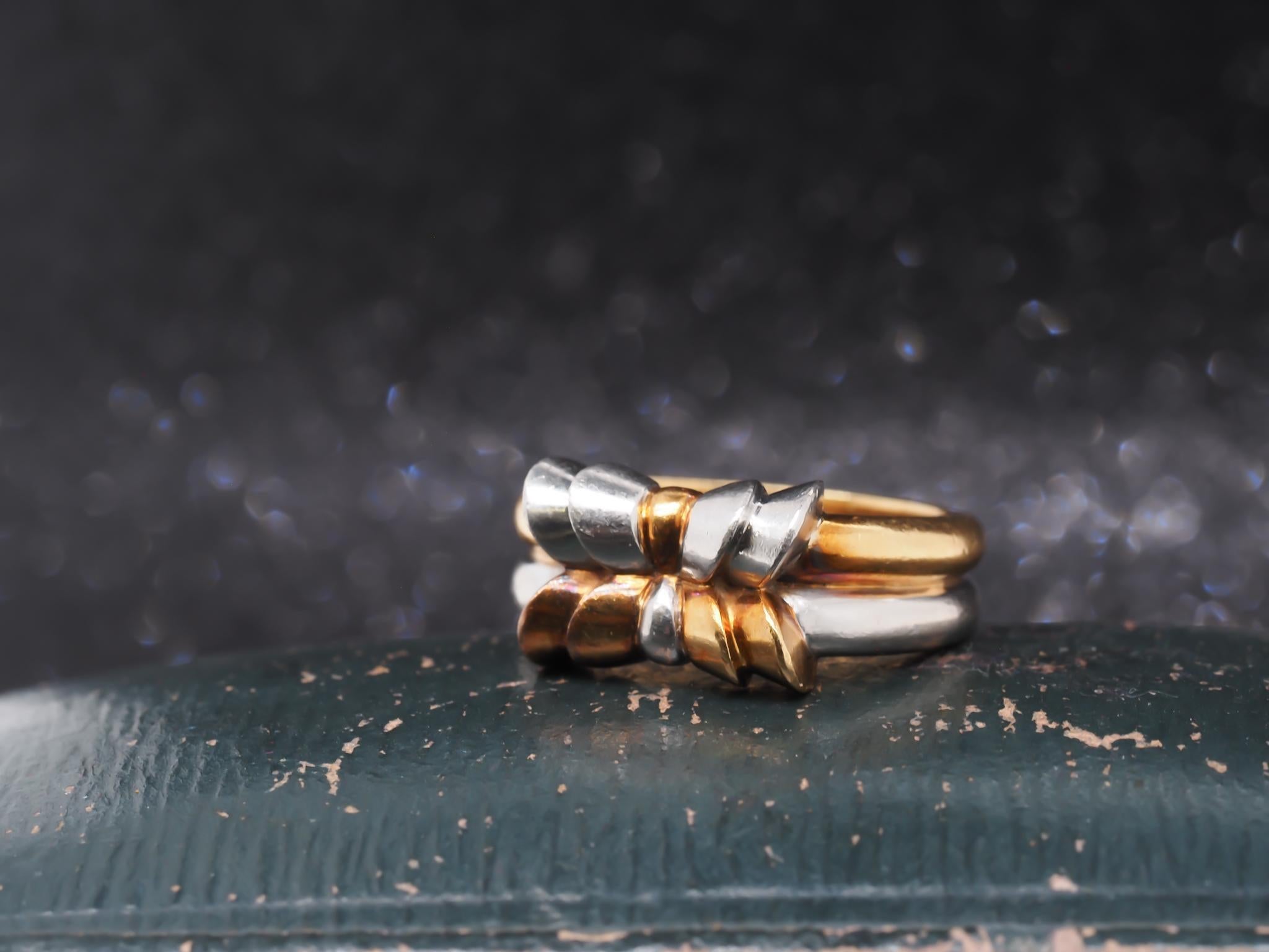 Van Cleef & Arpels 18K Yellow and White Gold Vintage Ring In Good Condition For Sale In Hicksville, NY