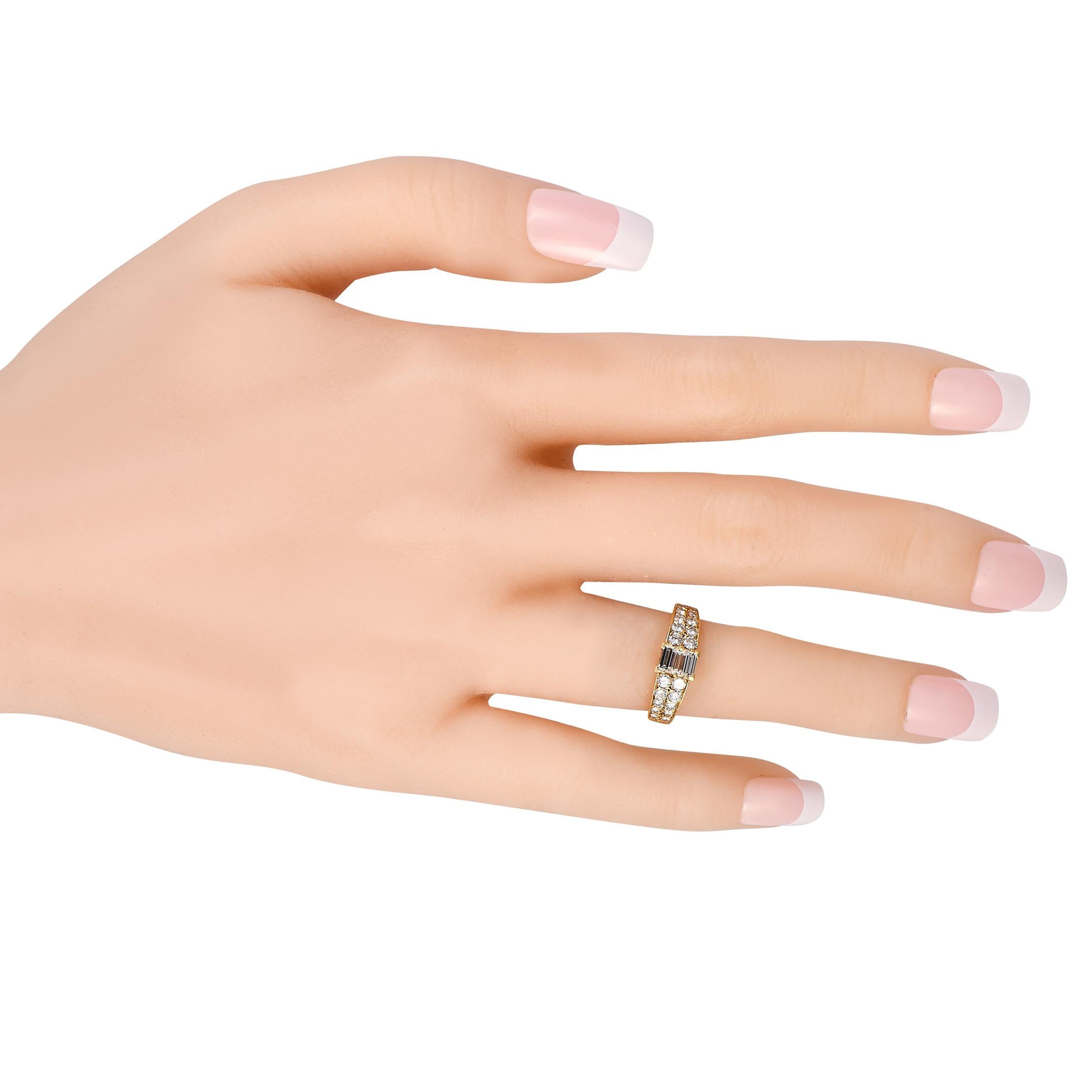 Round Cut Van Cleef & Arpels 18K Yellow Gold 0.87ct Diamond Ring