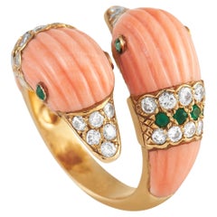 Van Cleef & Arpels: 18 Karat Gelbgold Ring mit zwei Enten, 0,96 Karat Diamant und Koralle