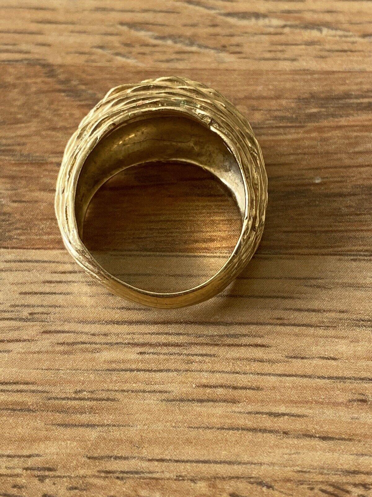 VAN CLEEF & ARPELS 18k Yellow Gold Bombe Ring Vintage Circa 1970s In Excellent Condition In Beverly Hills, CA