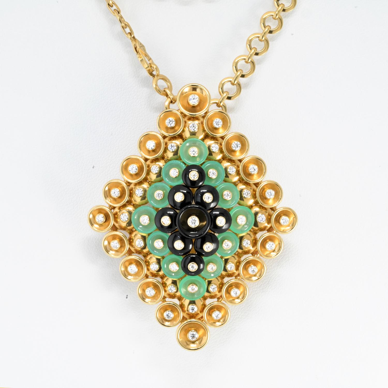 Round Cut Van Cleef & Arpels 18K Yellow Gold Bouton D'or Pendant Brooch Clip Necklace For Sale