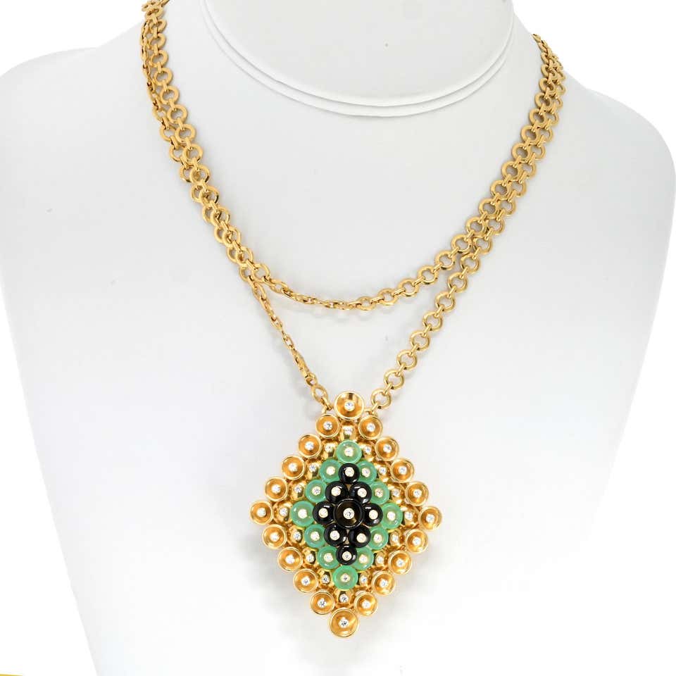 Van Cleef and Arpels Pisces Zodiac Pendant On A Chain Necklace For Sale ...