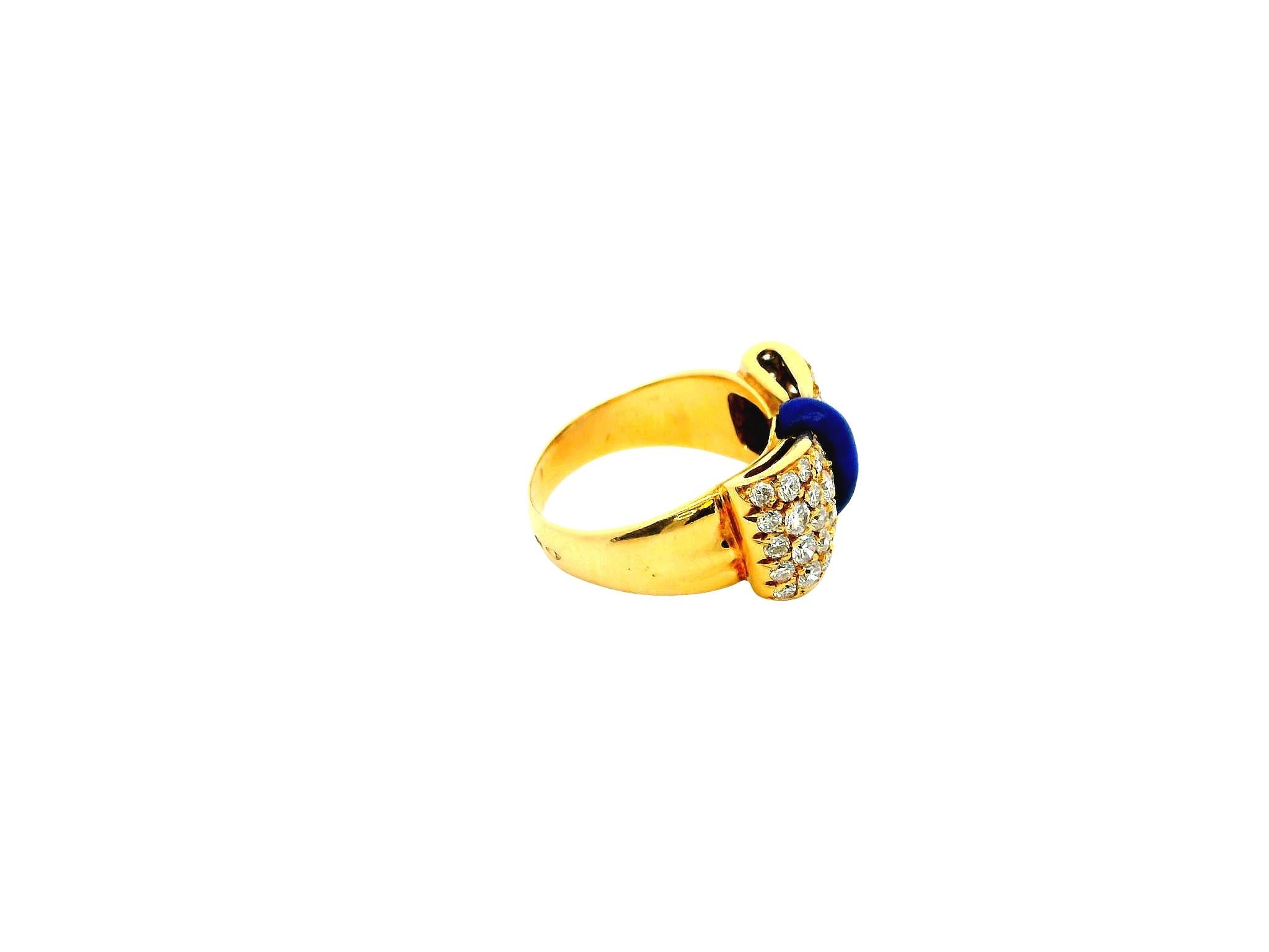 Van Cleef & Arpels 18K Yellow Gold Bow Pave Blue Emerald Strip Ring In Good Condition For Sale In Great Neck Plaza, NY