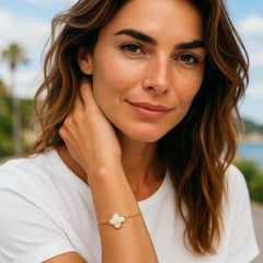 Van Cleef & Arpels Perlmutt-Armband aus 18 Karat Gelbgold mit Schmetterlingen und Perlmutt, Preowned