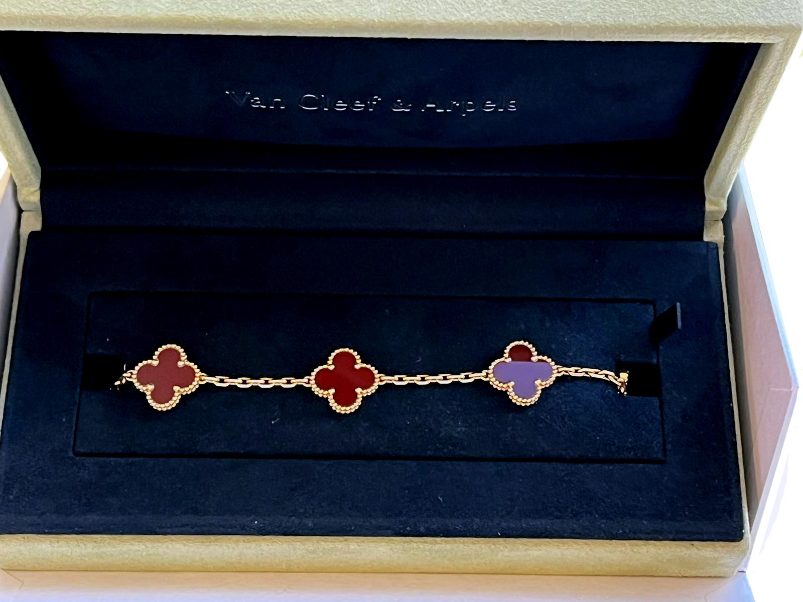 Modernist Van Cleef & Arpels 18K Yellow Gold Carnelian 5 Motifs Vintage Alhambra Bracelet 