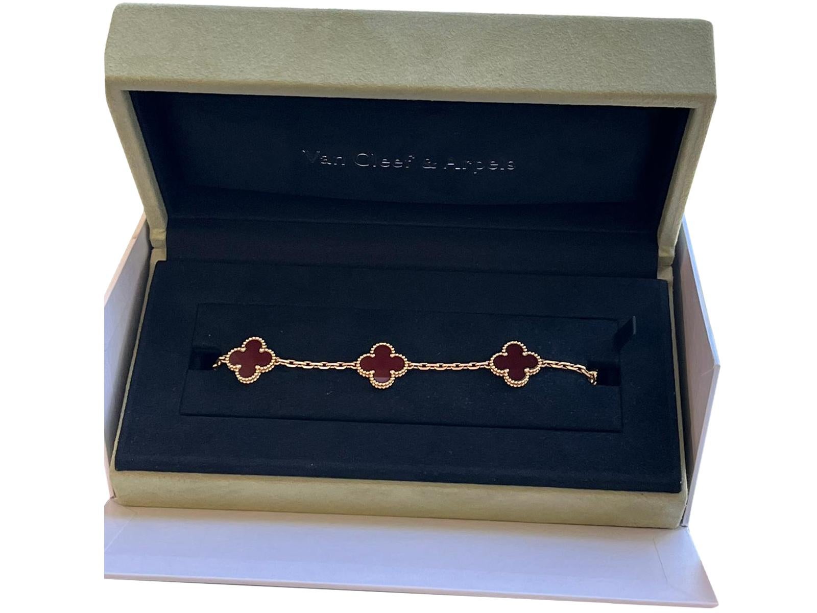 Van Cleef & Arpels 18K Yellow Gold Carnelian 5 Motifs Vintage Alhambra Bracelet  In New Condition In Aventura, FL