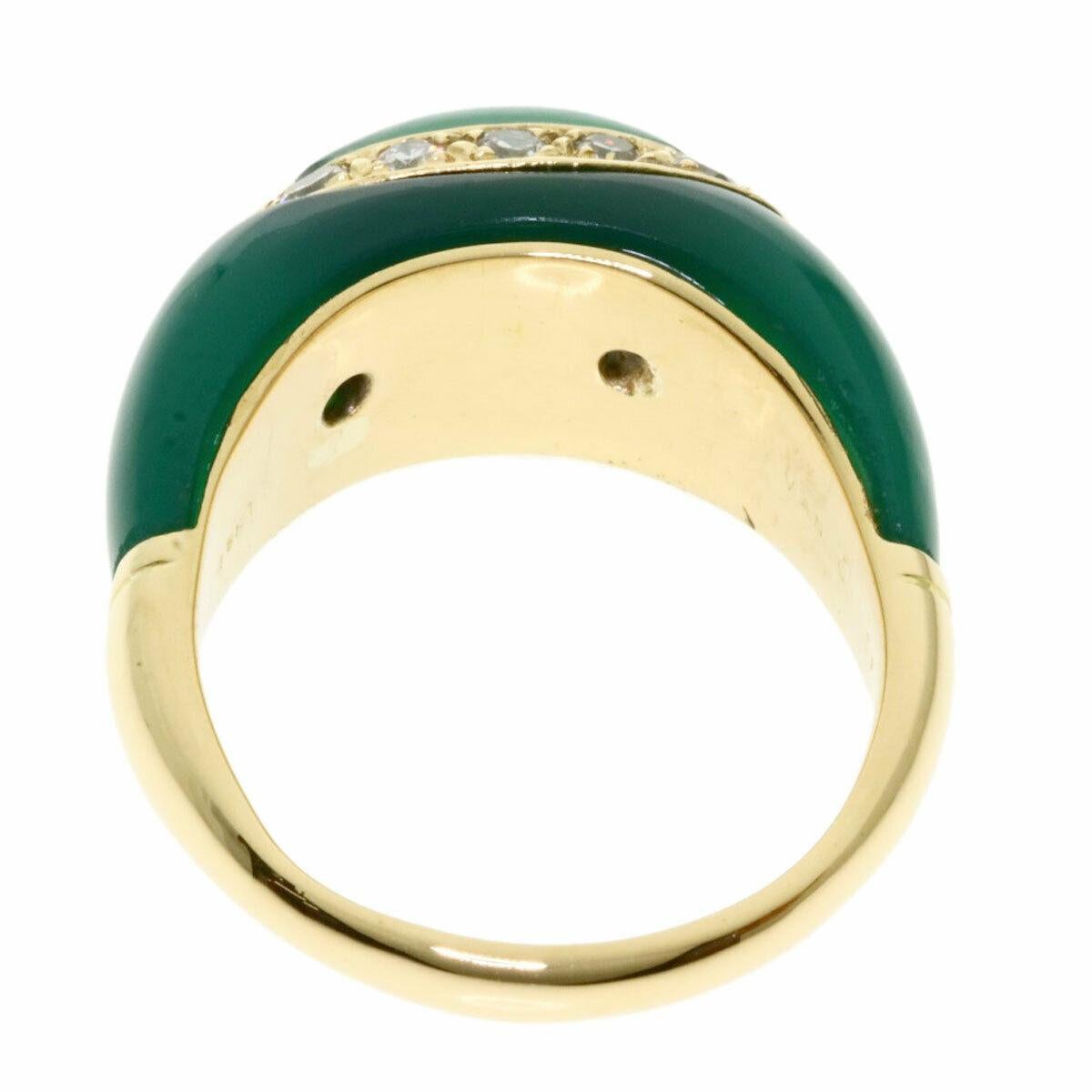 Van Cleef & Arpels 18 Karat Gold, Chrysoprase and Diamond Bombe Ring Vintage In Excellent Condition In Beverly Hills, CA