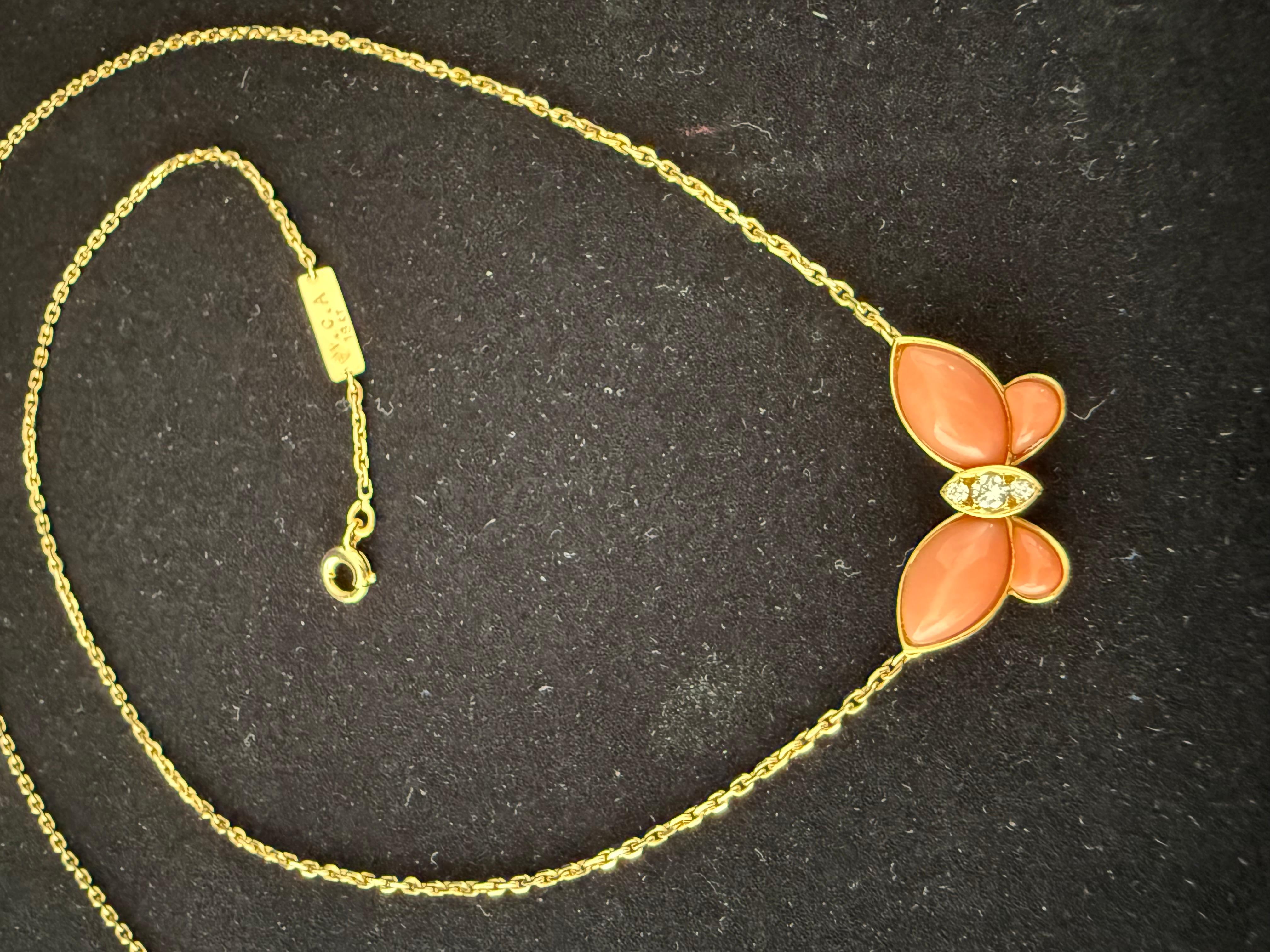 VAN CLEEF & ARPELS 18K Yellow Gold Coral Diamond Butterfly Necklace For Sale 2