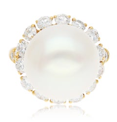 Van Cleef & Arpels Bague en or jaune 18 carats, diamants et perles
