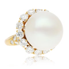Van Cleef & Arpels Bague en or jaune 18 carats, diamants et perles