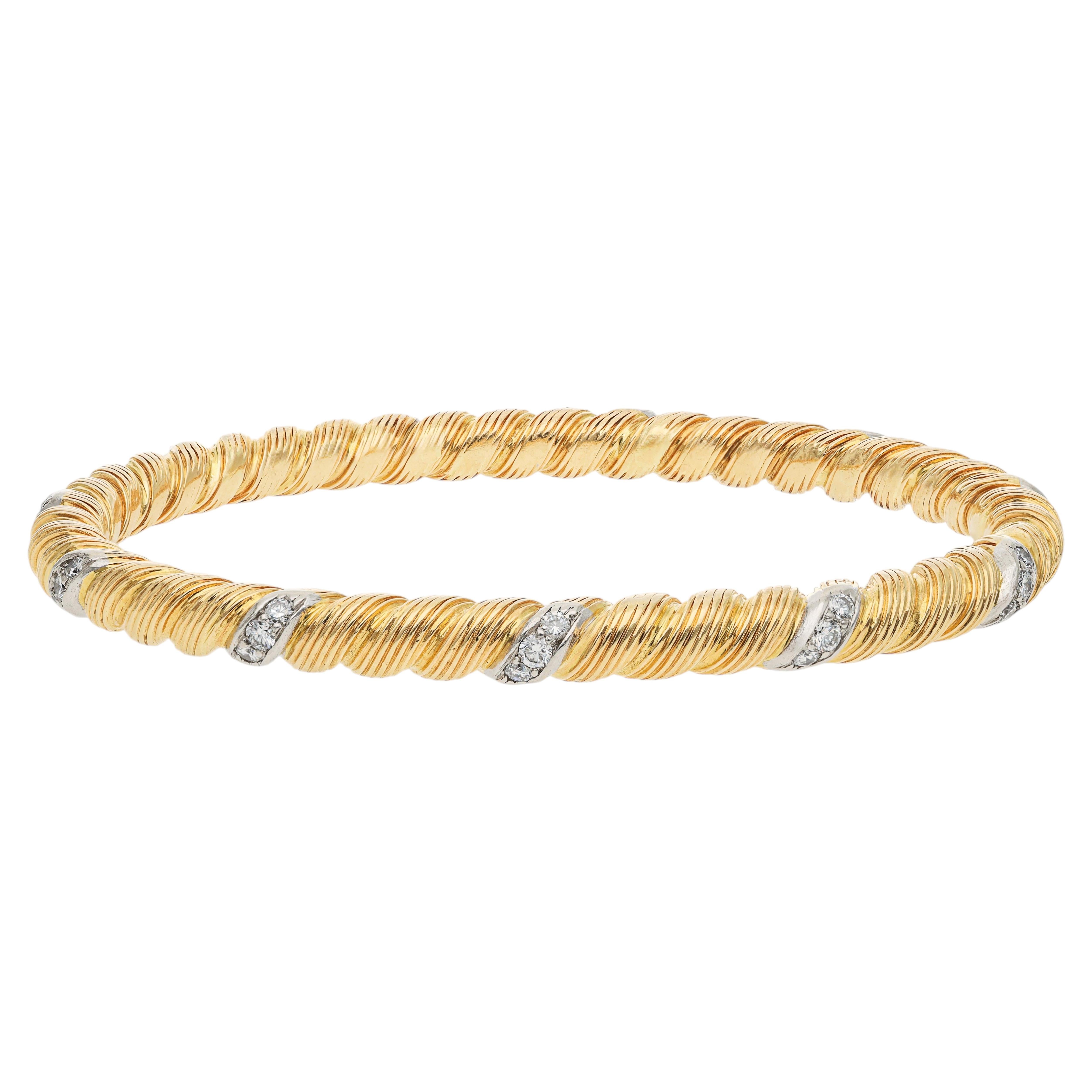 VAN CLEEF & ARPELS 18K Yellow Gold Diamond Bangle