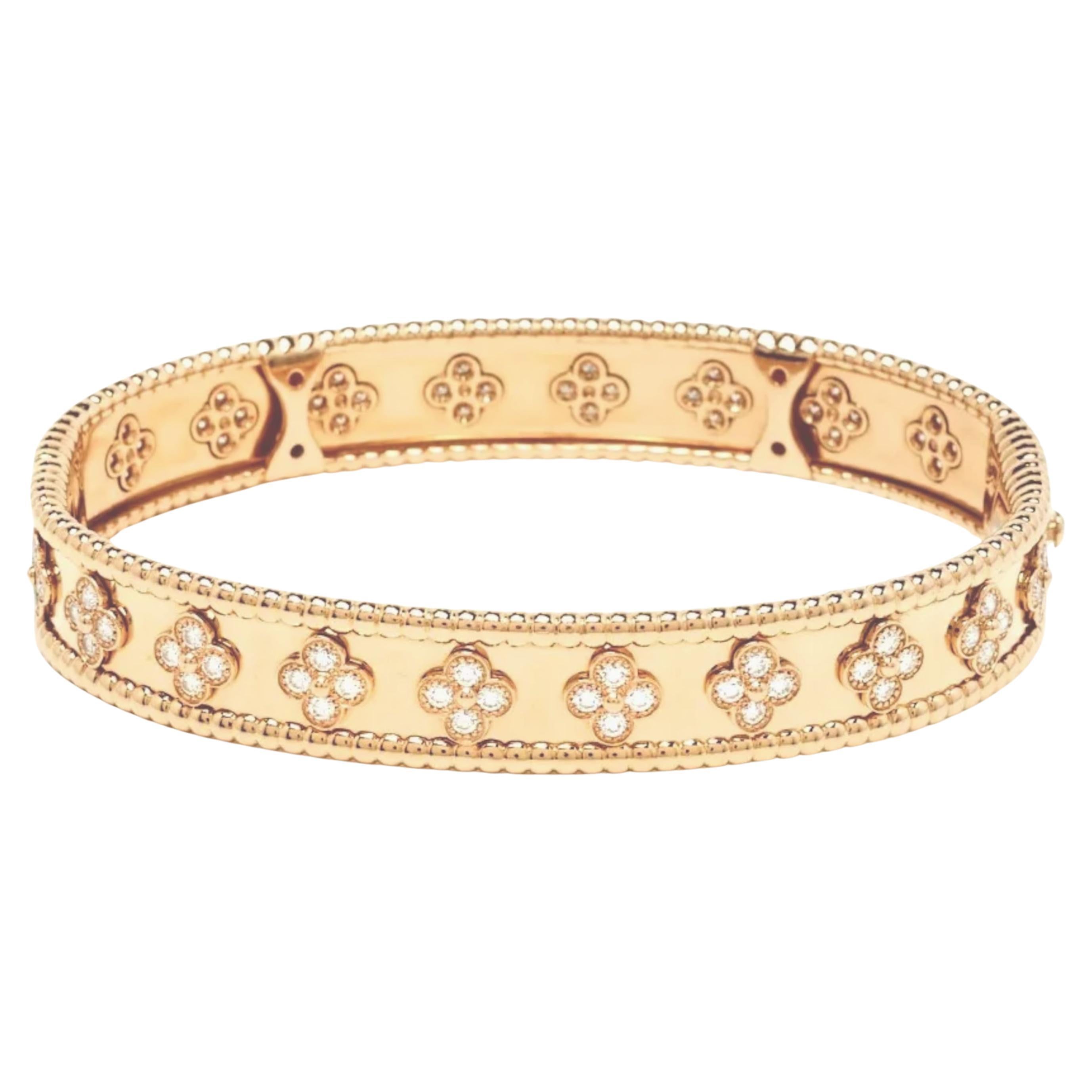 Van Cleef and Arpels Trefle 18 Karat Yellow Gold 7.50 Carat Diamond