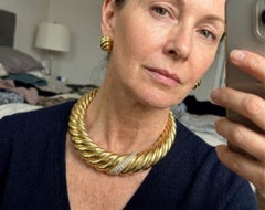 Van Cleef & Arpels Collier et boucles d'oreilles en or jaune 18 carats et diamants