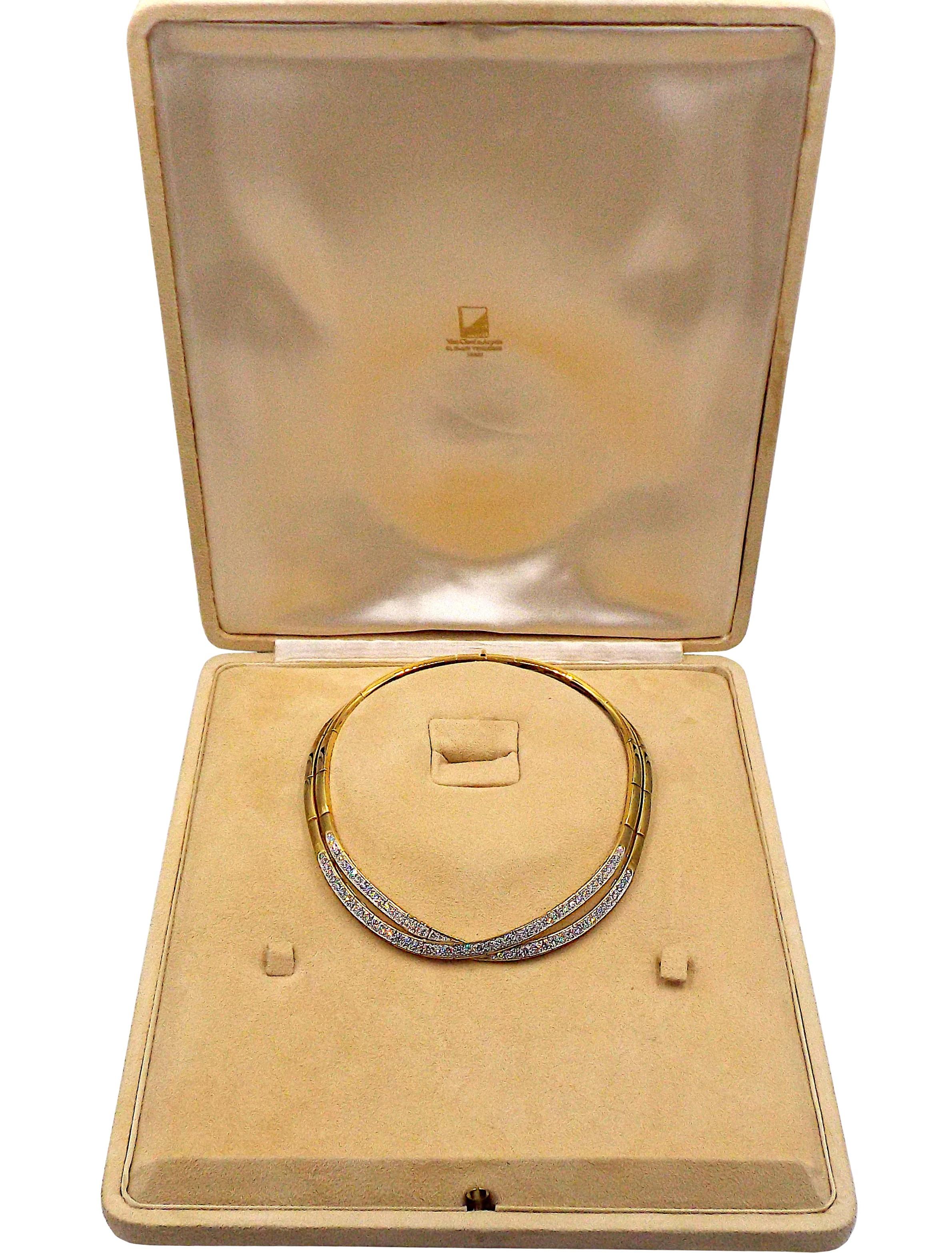 Taille ronde Van Cleef & Arpels Collier croisé en or jaune 18 carats et diamants en vente