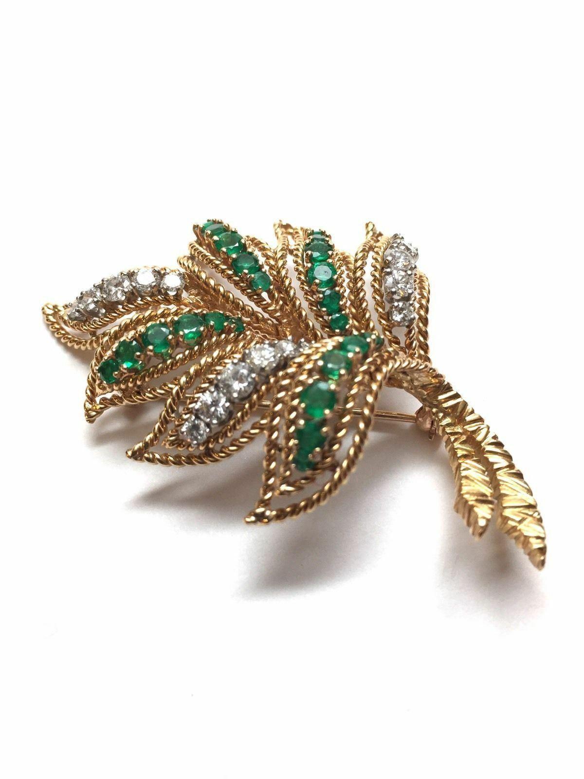 Van Cleef & Arpels 18 Karat Gold Diamond Emerald Leaf Brooch Pin, circa 1960s 3