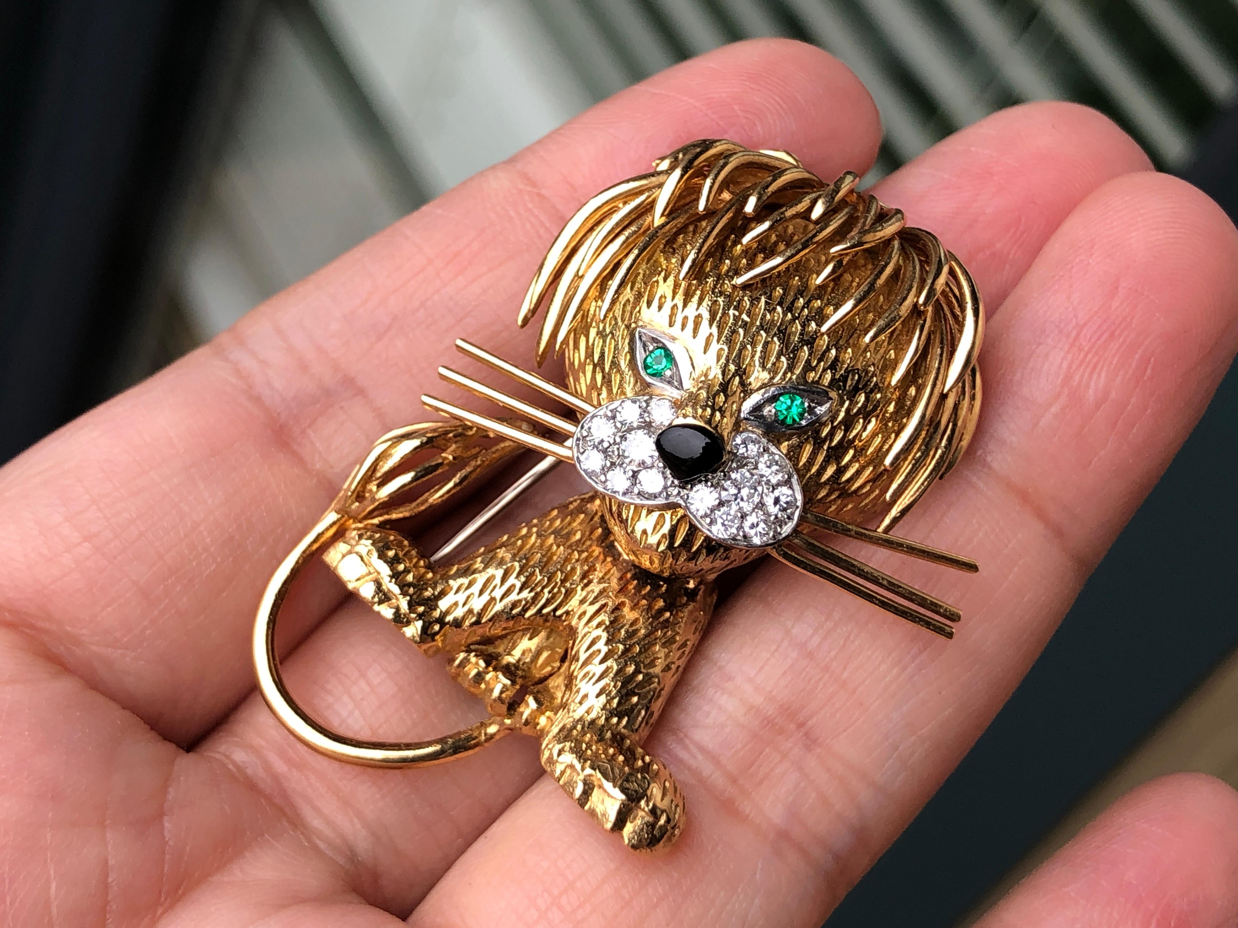 Emerald Cut Van Cleef & Arpels 18 Karat Yellow Gold Diamond Emerald Lion Brooch