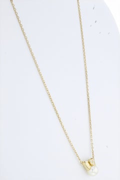 Van Cleef & Arpels 18 Karat Yellow Gold Diamond Pearl Necklace 0.03 Carat